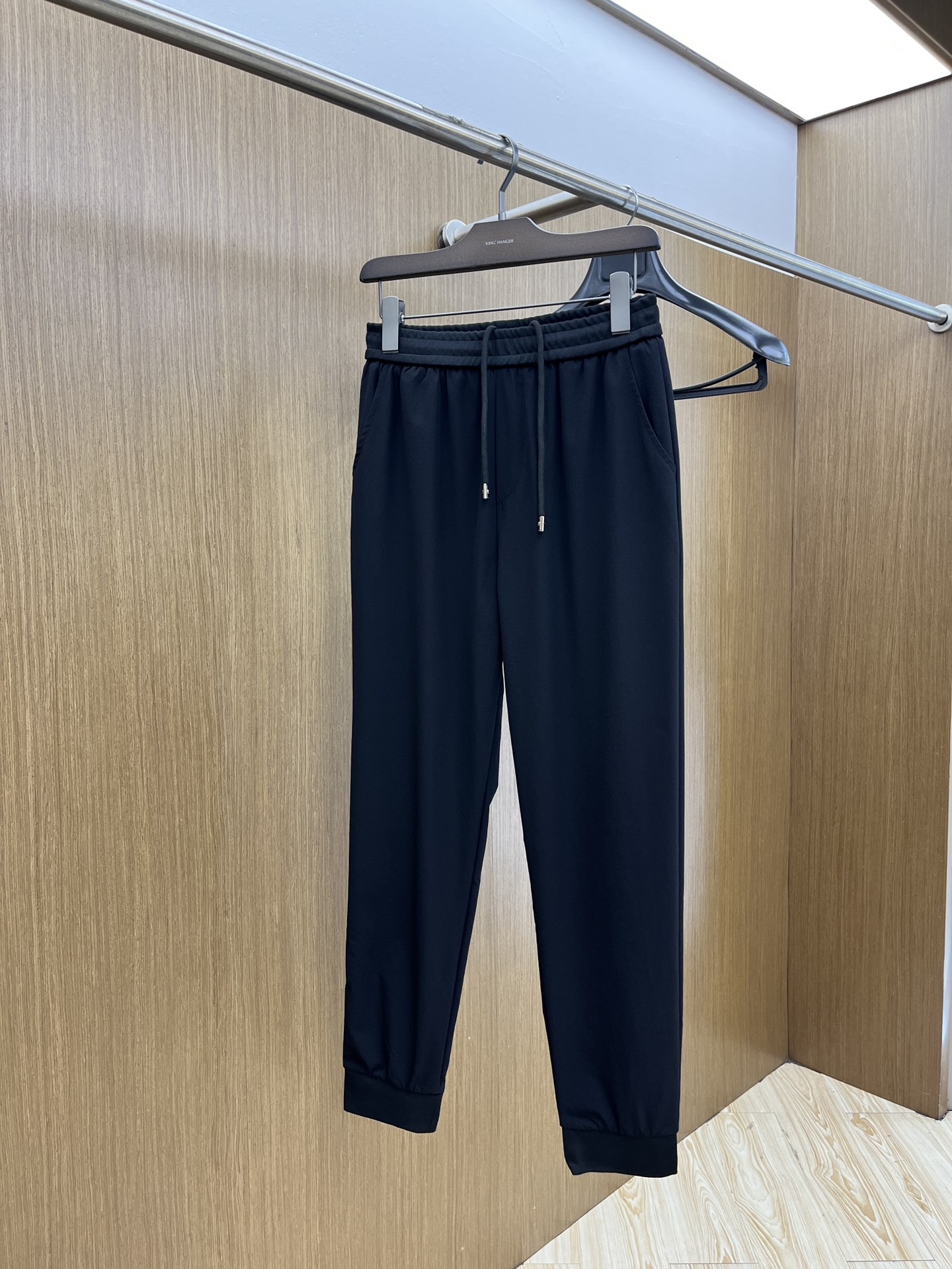 新品 Ver 🔥🔥春夏新品休闲裤，裤身工艺设计，进口客供辅料、面料定制，代工厂出品免检！每个细节做到极致
