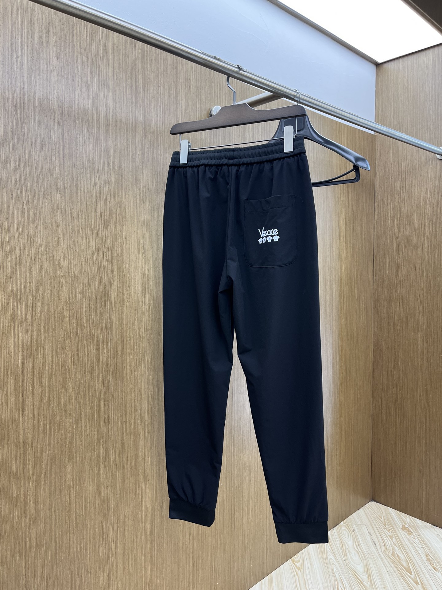 新品 Ver 🔥🔥春夏新品休闲裤，裤身工艺设计，进口客供辅料、面料定制，代工厂出品免检！每个细节做到极致