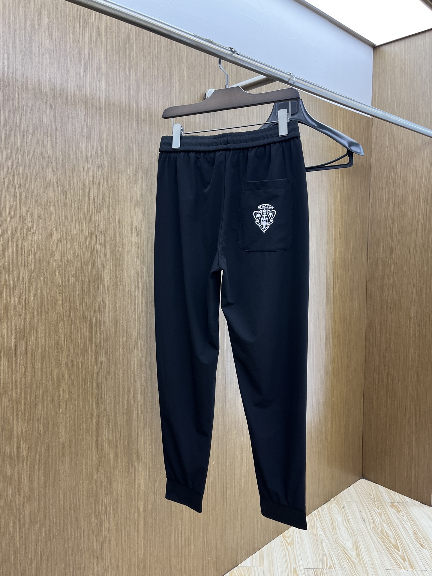 新品 Guc 🔥🔥春夏新品休闲裤，裤身工艺设计，进口客供辅料、面料定制，代工厂出品免检！每个细节做到极致