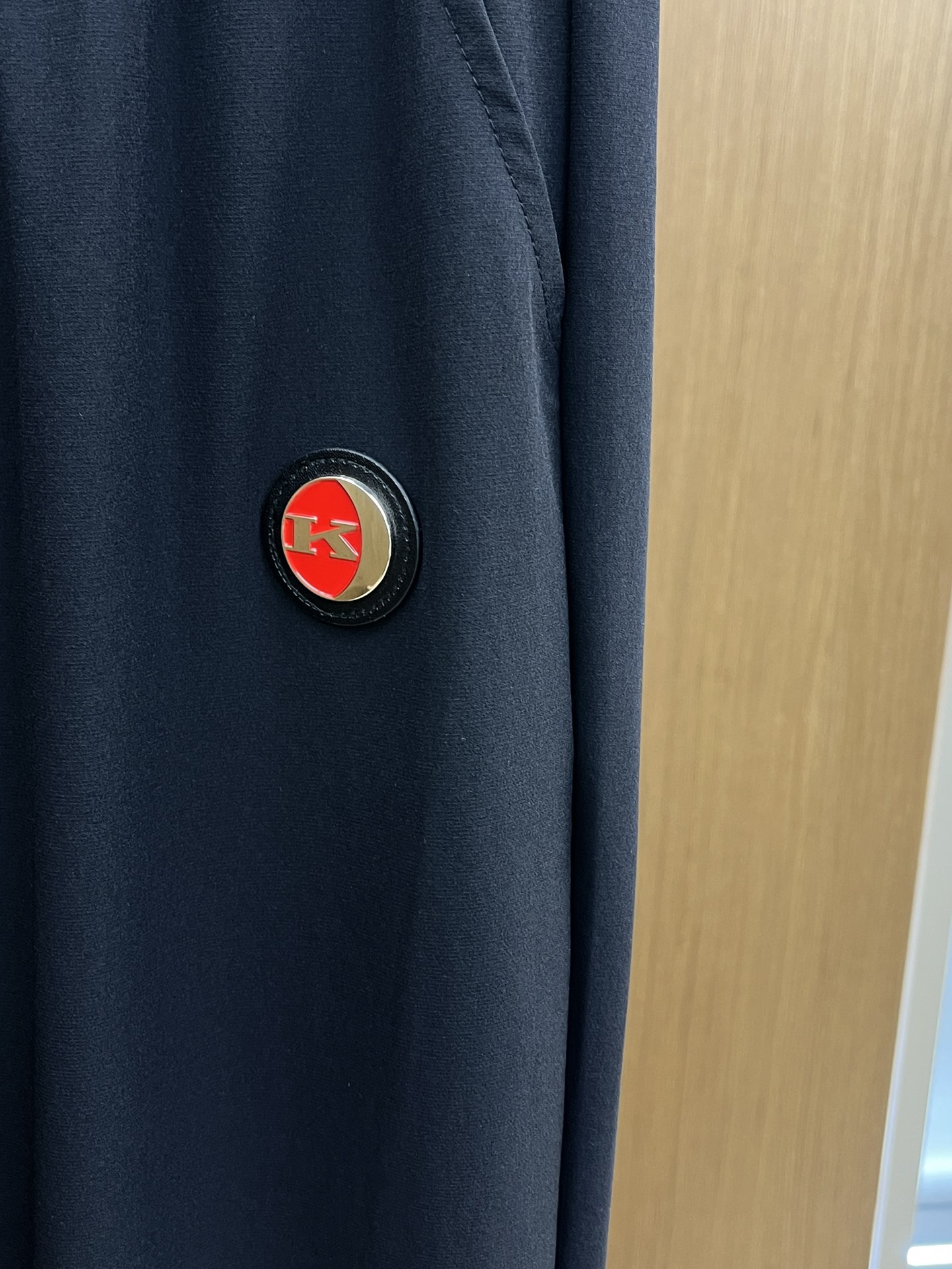 新品 Kiton 🔥🔥春夏新品休闲裤，裤身工艺设计，进口客供辅料、面料定制，代工厂出品免检！每个细节做到