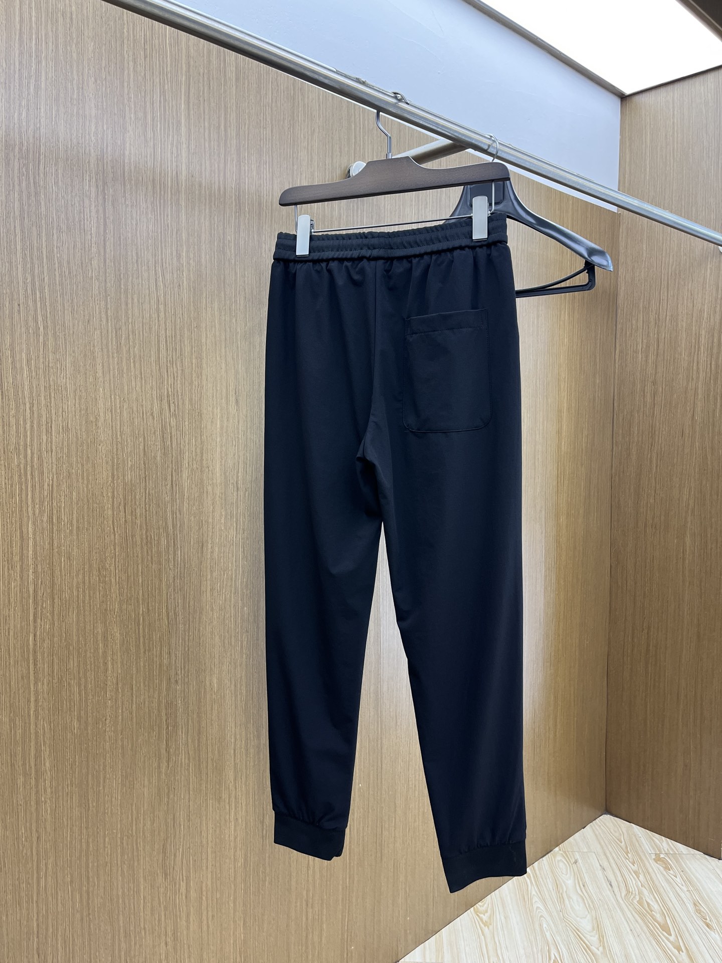 新品 Kiton 🔥🔥春夏新品休闲裤，裤身工艺设计，进口客供辅料、面料定制，代工厂出品免检！每个细节做到