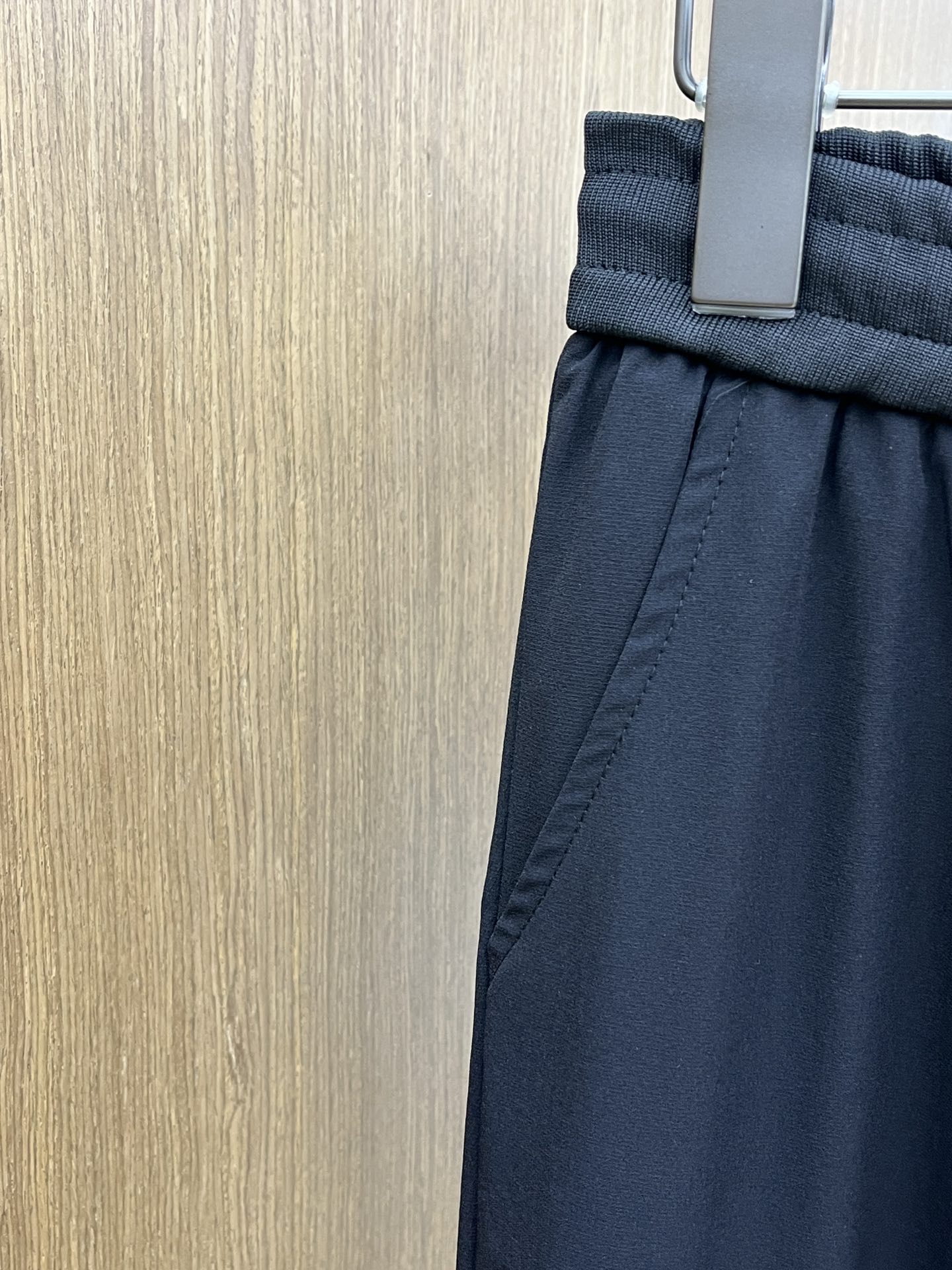 新品 Kiton 🔥🔥春夏新品休闲裤，裤身工艺设计，进口客供辅料、面料定制，代工厂出品免检！每个细节做到