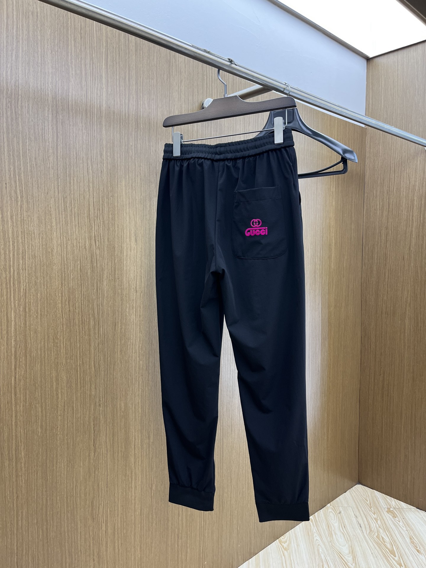 新品 Guc 🔥🔥春夏新品休闲裤，裤身工艺设计，进口客供辅料、面料定制，代工厂出品免检！每个细节做到极致