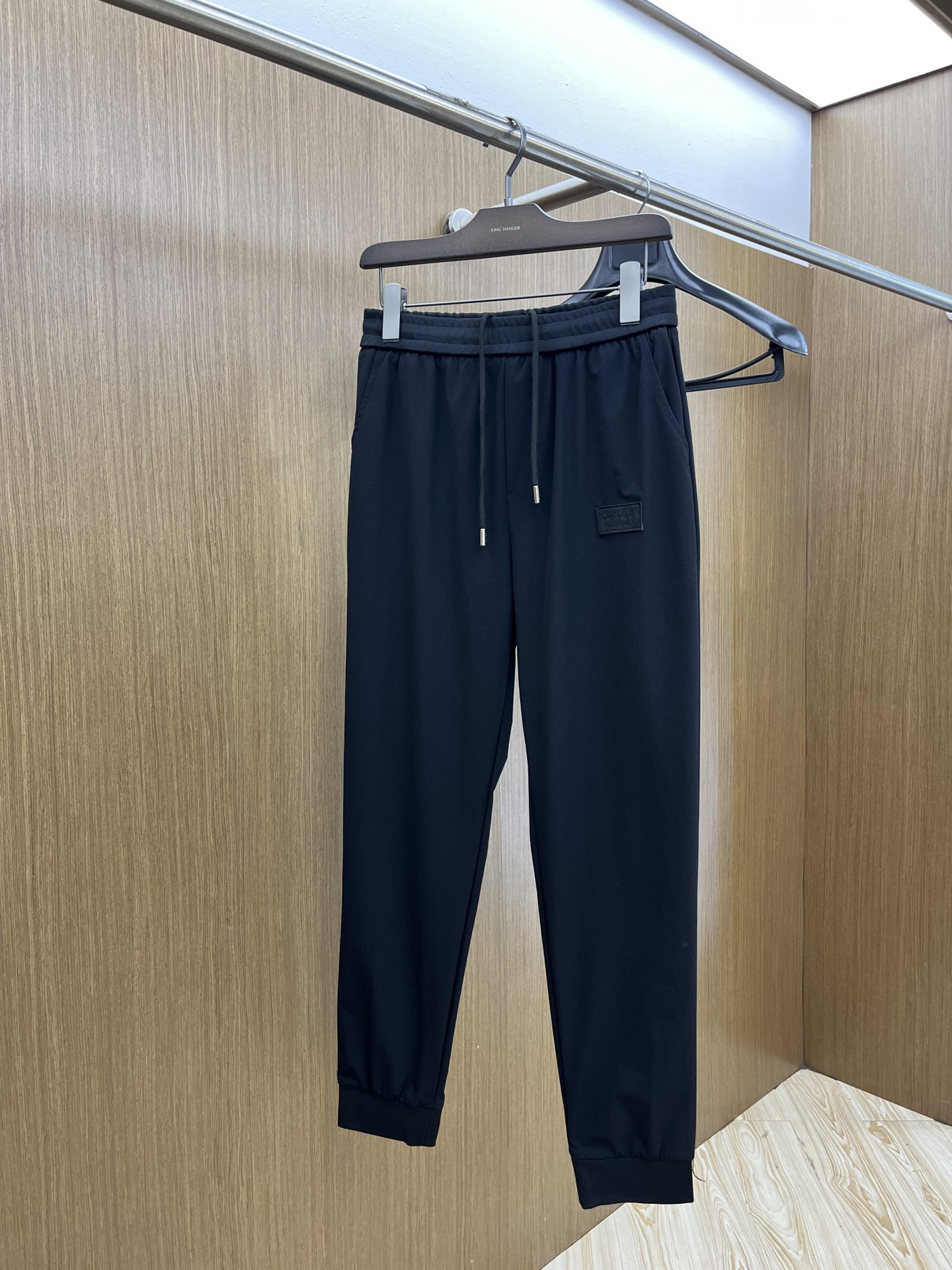 新品 Guc 🔥🔥春夏新品休闲裤，裤身工艺设计，进口客供辅料、面料定制，代工厂出品免检！每个细节做到极致