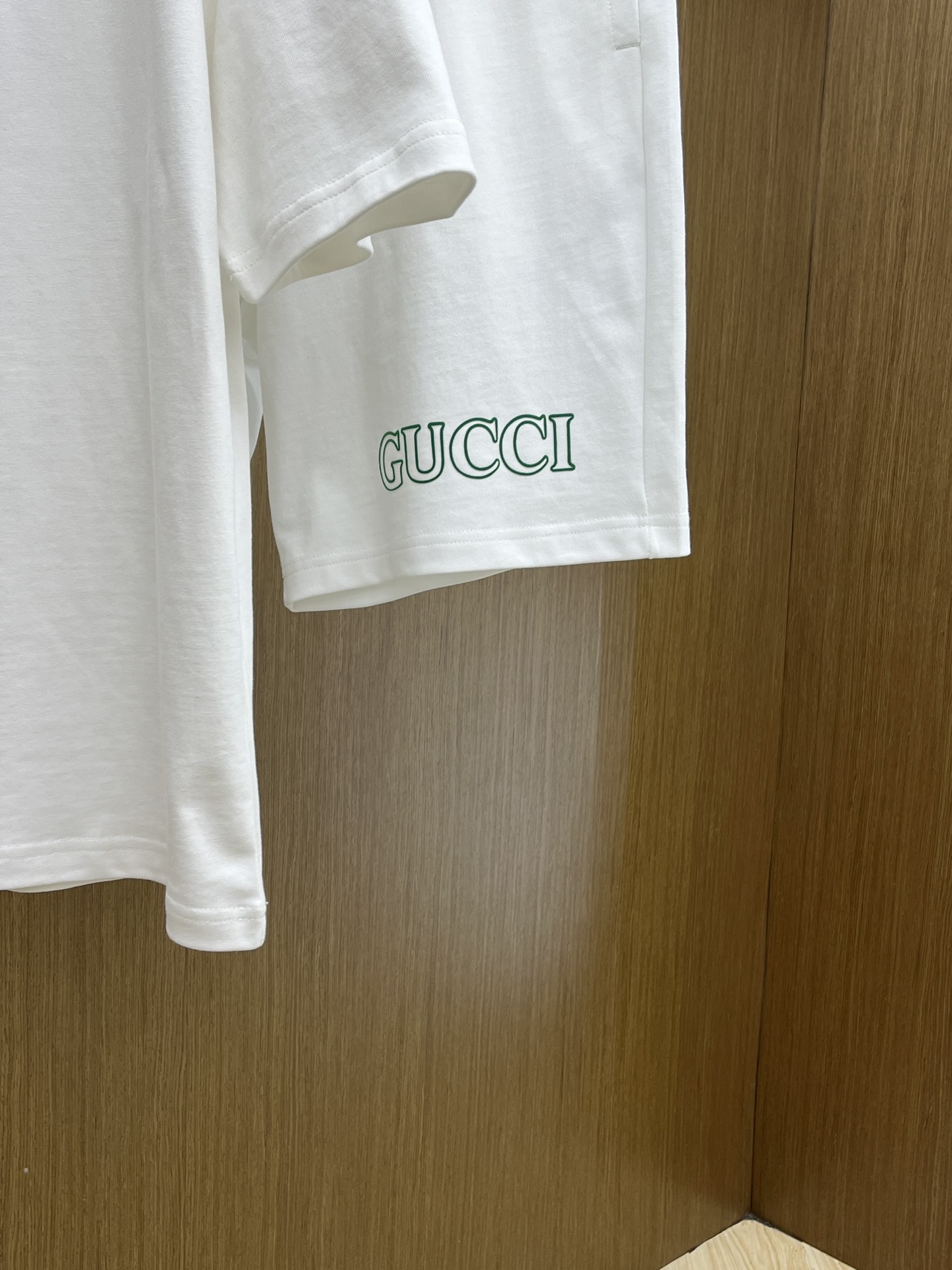 新款/套 Guc 🔥春夏最新款休闲短裤短袖套装，男女款👫 贸易公司渠道稀出，同步官网发售！基本每一季都会