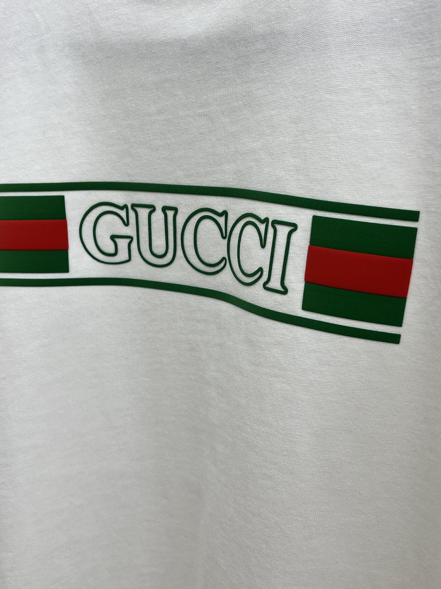 新款/套 Guc 🔥春夏最新款休闲短裤短袖套装，男女款👫 贸易公司渠道稀出，同步官网发售！基本每一季都会