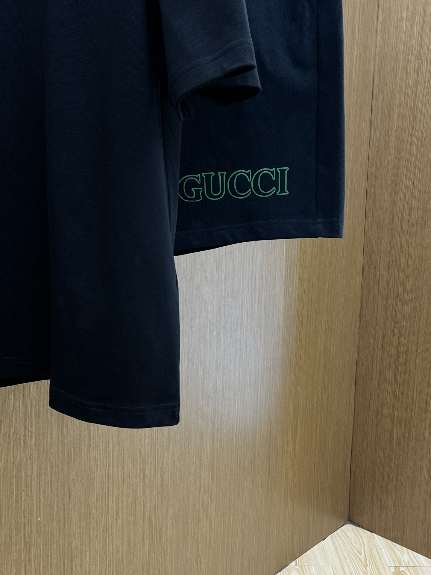 新款/套 Guc 🔥春夏最新款休闲短裤短袖套装，男女款👫 贸易公司渠道稀出，同步官网发售！基本每一季都会