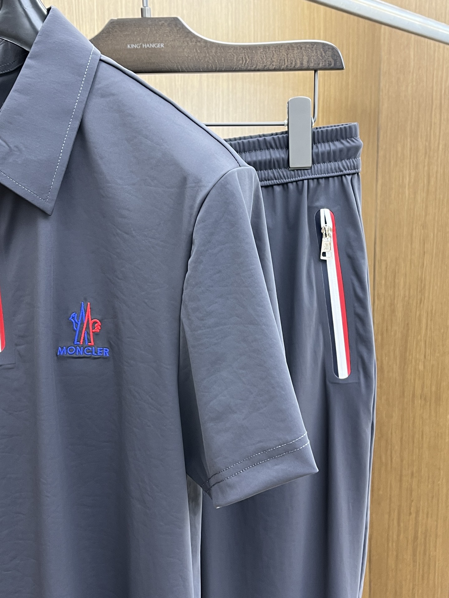 新款/套 Mon 🔥s春夏新品休闲套装 独家定制透气冰丝棉面料，明星最爱时装味休闲简单大方 刺绣织带设计