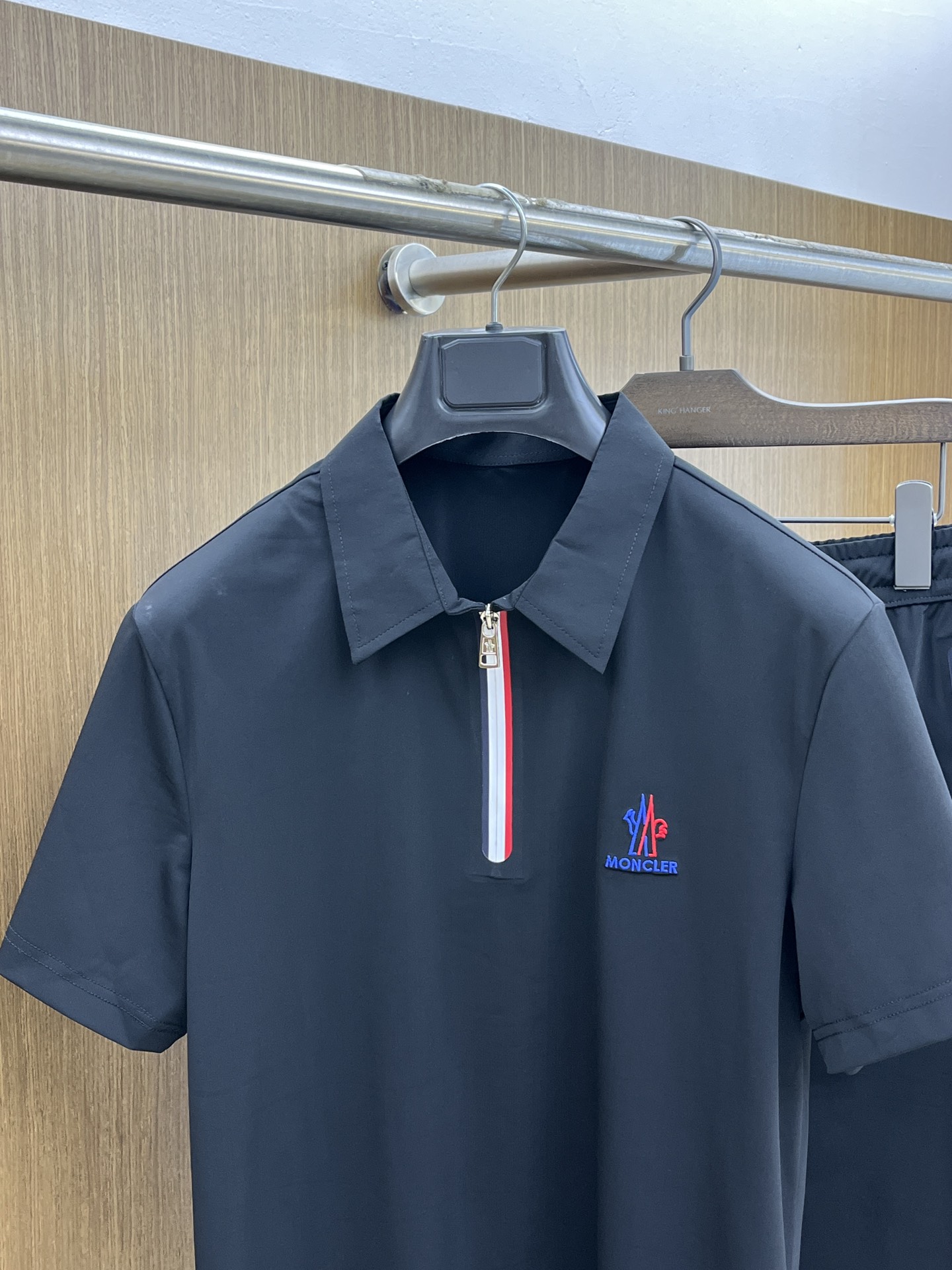 新款/套 Mon 🔥s春夏新品休闲套装 独家定制透气冰丝棉面料，明星最爱时装味休闲简单大方 刺绣织带设计