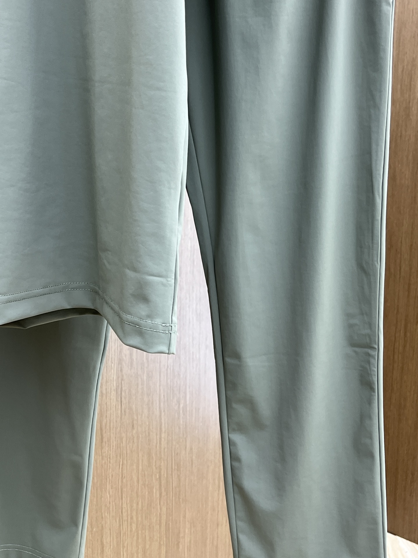 新款/套 Mon 🔥s春夏新品休闲套装 独家定制透气冰丝棉面料，明星最爱时装味休闲简单大方 刺绣织带设计