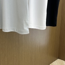 新品 ZZ 🔥🔥春夏新品细纹珠地商务Polo,极简的衣身造型!顶级针织棉质混纺质地 整体的触感极为舒适, 新品 ZZ 🔥🔥春夏新品细纹珠地商务Polo,极简的衣身造型!顶级针织棉质混纺质地 整体的触感极为舒适,