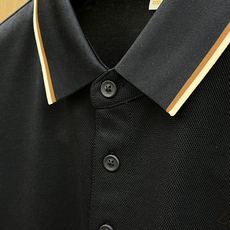 新品 ZZ 🔥🔥春夏新品细纹珠地商务Polo,极简的衣身造型!顶级针织棉质混纺质地 整体的触感极为舒适, 新品 ZZ 🔥🔥春夏新品细纹珠地商务Polo,极简的衣身造型!顶级针织棉质混纺质地 整体的触感极为舒适,