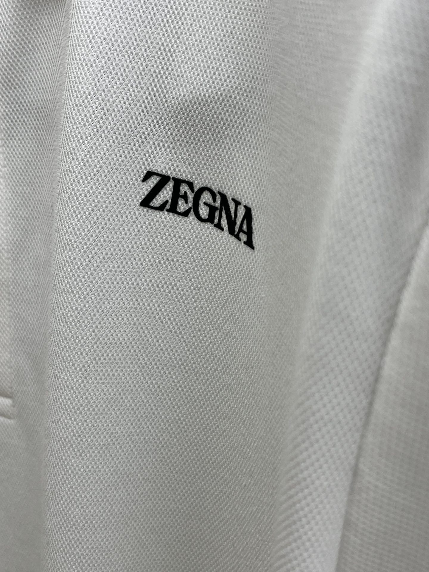 新品 ZZ 🔥🔥春夏新品细纹珠地商务Polo，极简的衣身造型！顶级针织棉质混纺质地 整体的触感极为舒适，