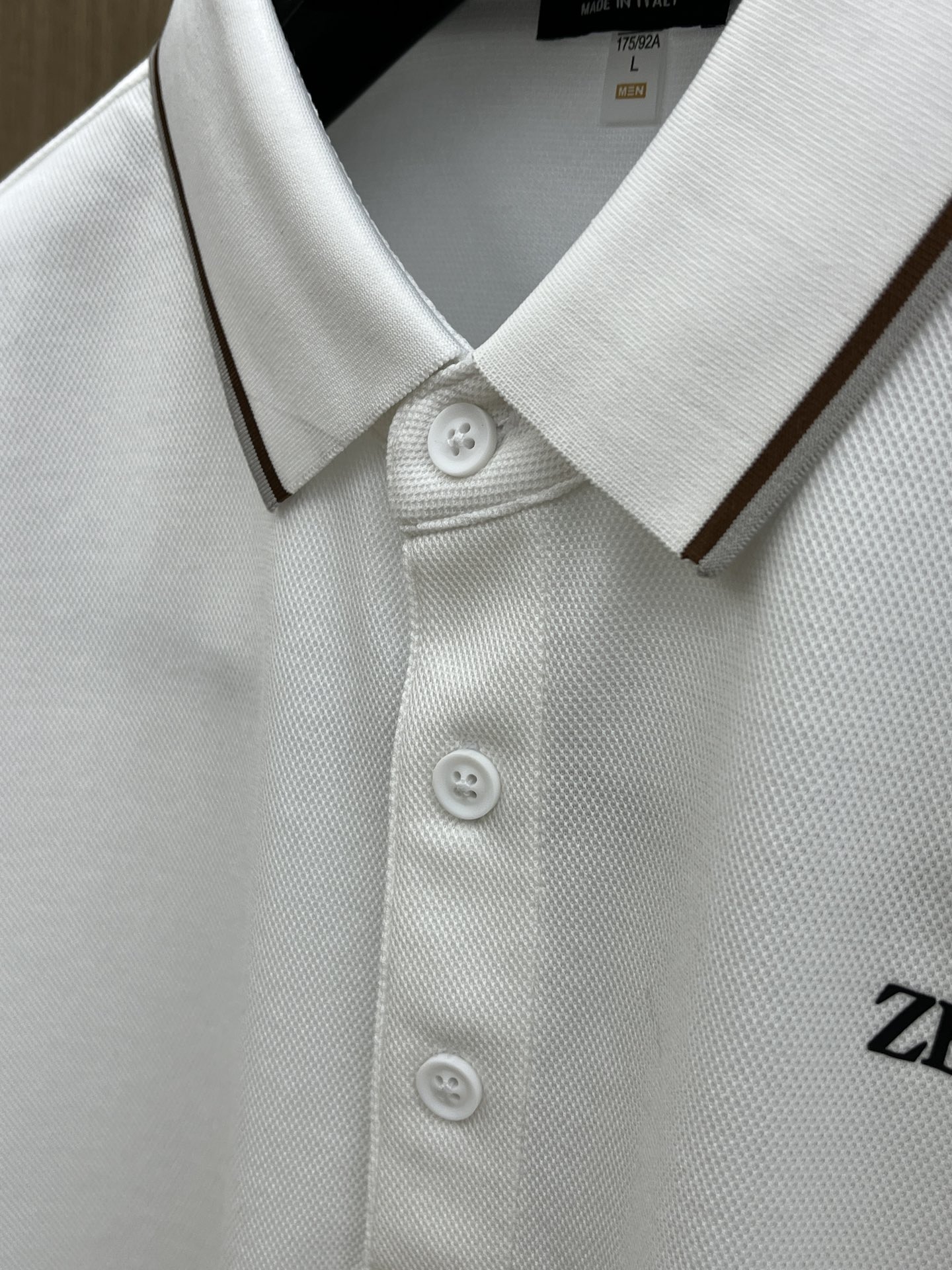 新品 ZZ 🔥🔥春夏新品细纹珠地商务Polo，极简的衣身造型！顶级针织棉质混纺质地 整体的触感极为舒适，
