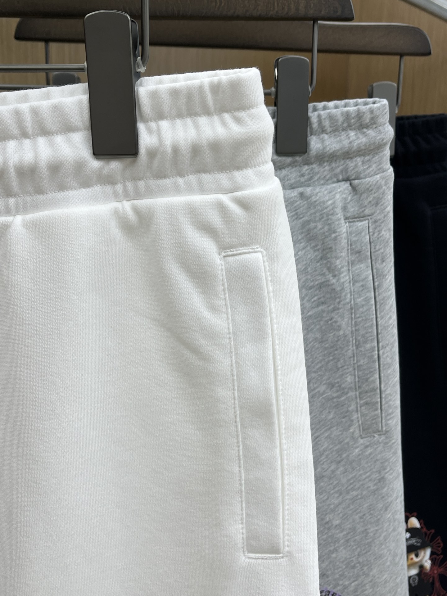 “New Summer Men’s Leisure Shorts by P528CH: Custom Fabric, Comfortable Fit, Impeccable Details” - 图片 5