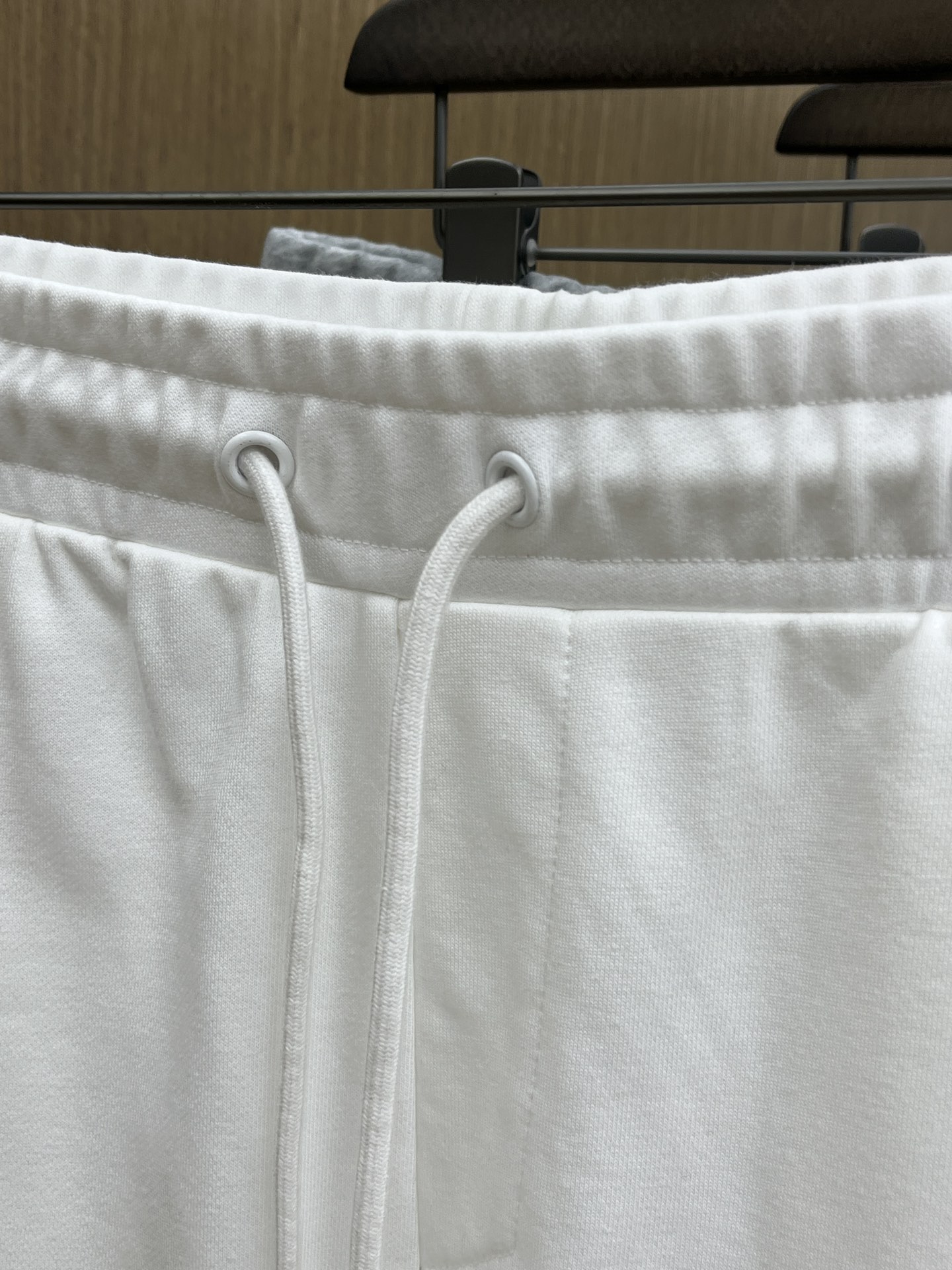 “New Summer Men’s Leisure Shorts by P528CH: Custom Fabric, Comfortable Fit, Impeccable Details” - 图片 3