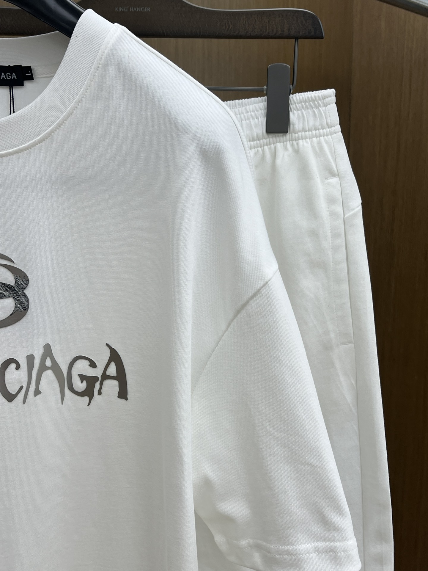 新款/套 BBG 🔥春夏最新款休闲短裤短袖套装，男女款👫 贸易公司渠道稀出，同步官网发售！基本每一季都会