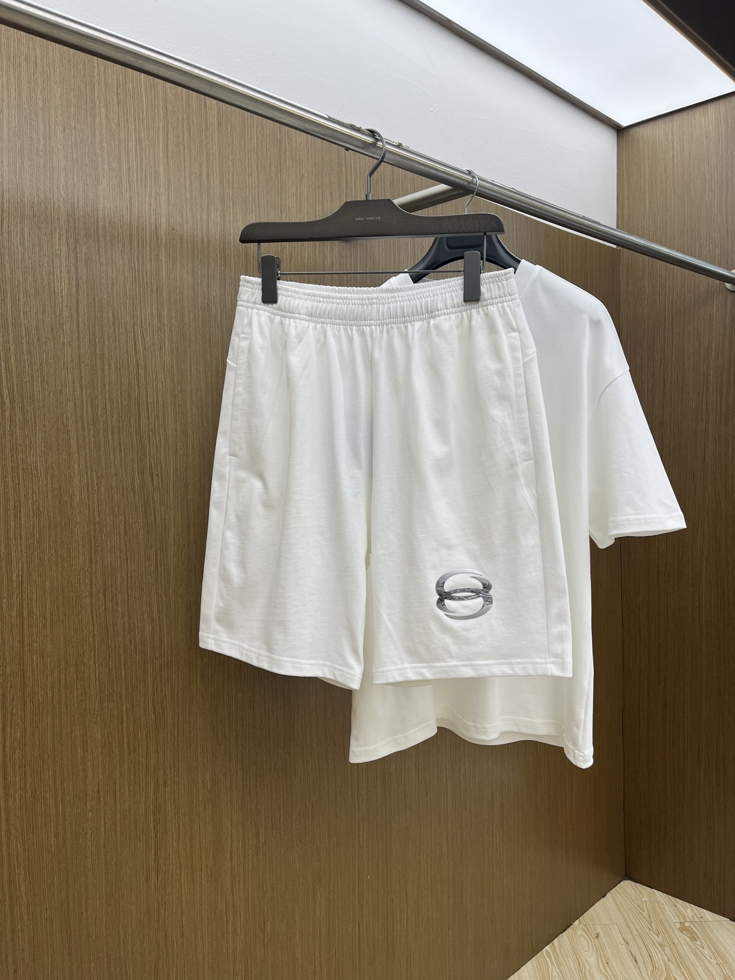 新款/套 BBG 🔥春夏最新款休闲短裤短袖套装，男女款👫 贸易公司渠道稀出，同步官网发售！基本每一季都会