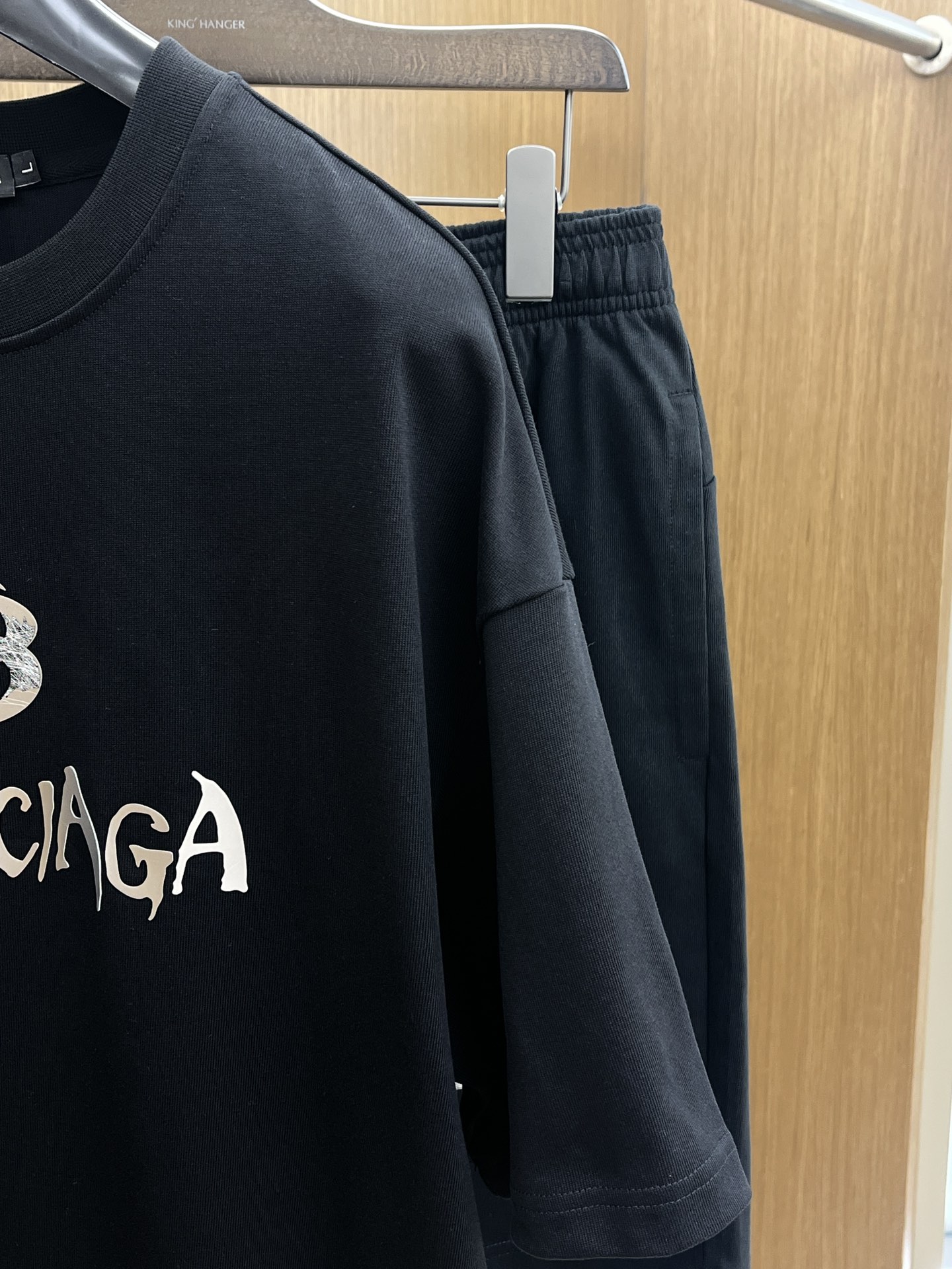 新款/套 BBG 🔥春夏最新款休闲短裤短袖套装，男女款👫 贸易公司渠道稀出，同步官网发售！基本每一季都会