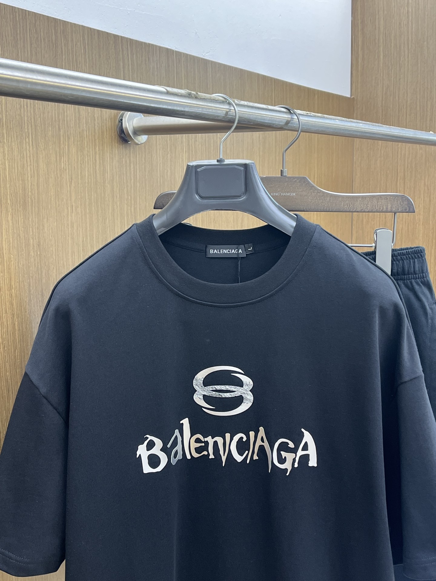 新款/套 BBG 🔥春夏最新款休闲短裤短袖套装，男女款👫 贸易公司渠道稀出，同步官网发售！基本每一季都会