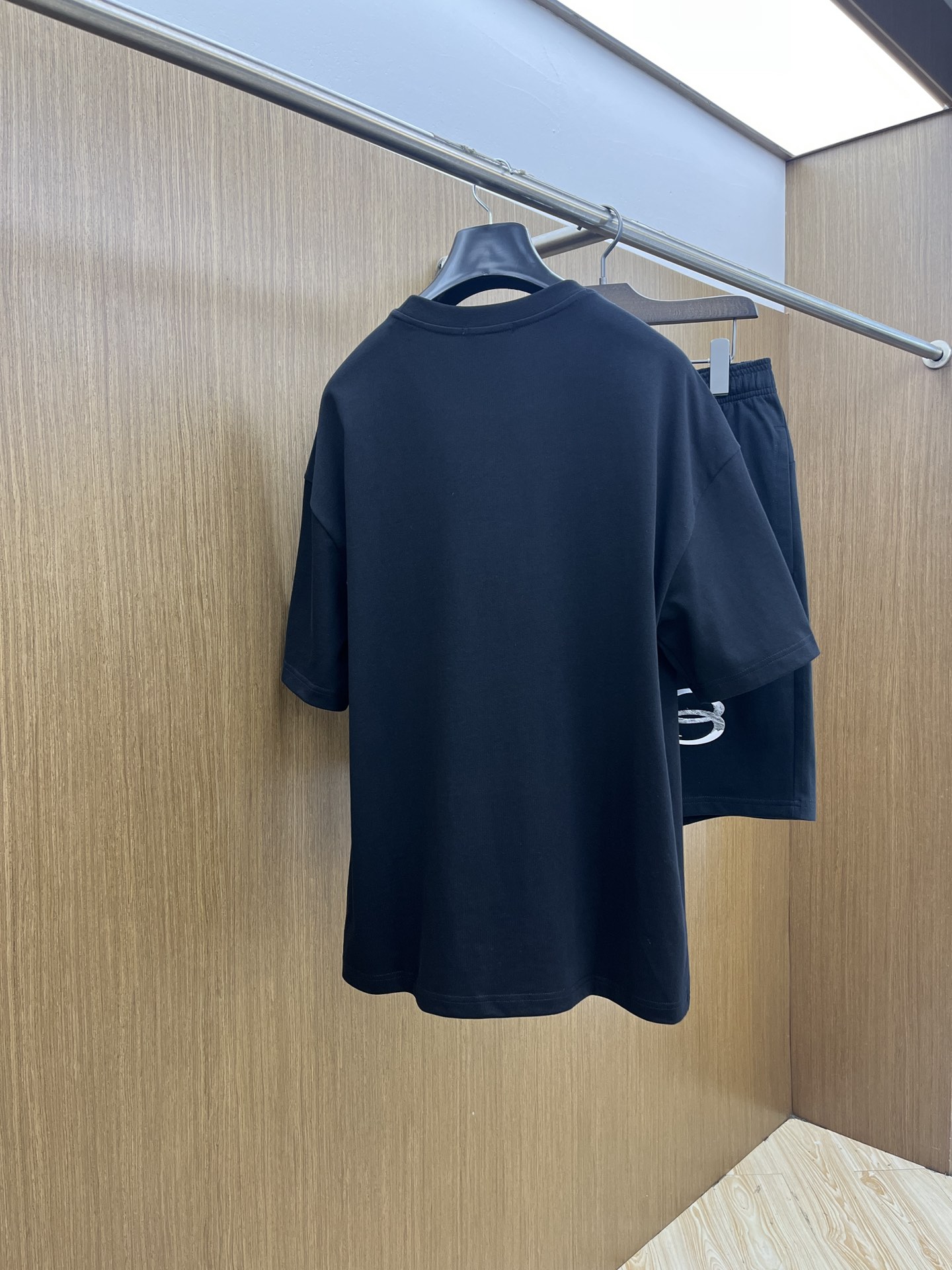 新款/套 BBG 🔥春夏最新款休闲短裤短袖套装，男女款👫 贸易公司渠道稀出，同步官网发售！基本每一季都会