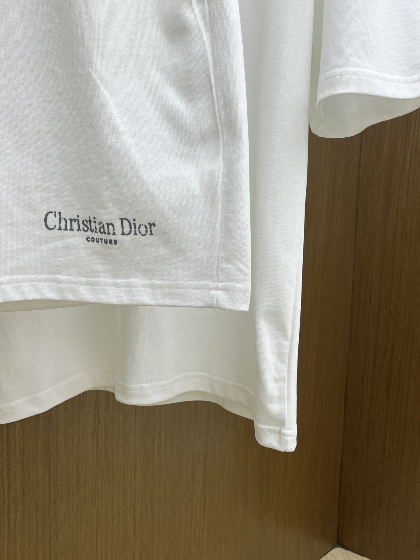 新款/套 CD 🔥春夏最新款休闲短裤短袖套装，男女款👫 贸易公司渠道稀出，同步官网发售！基本每一季都会有