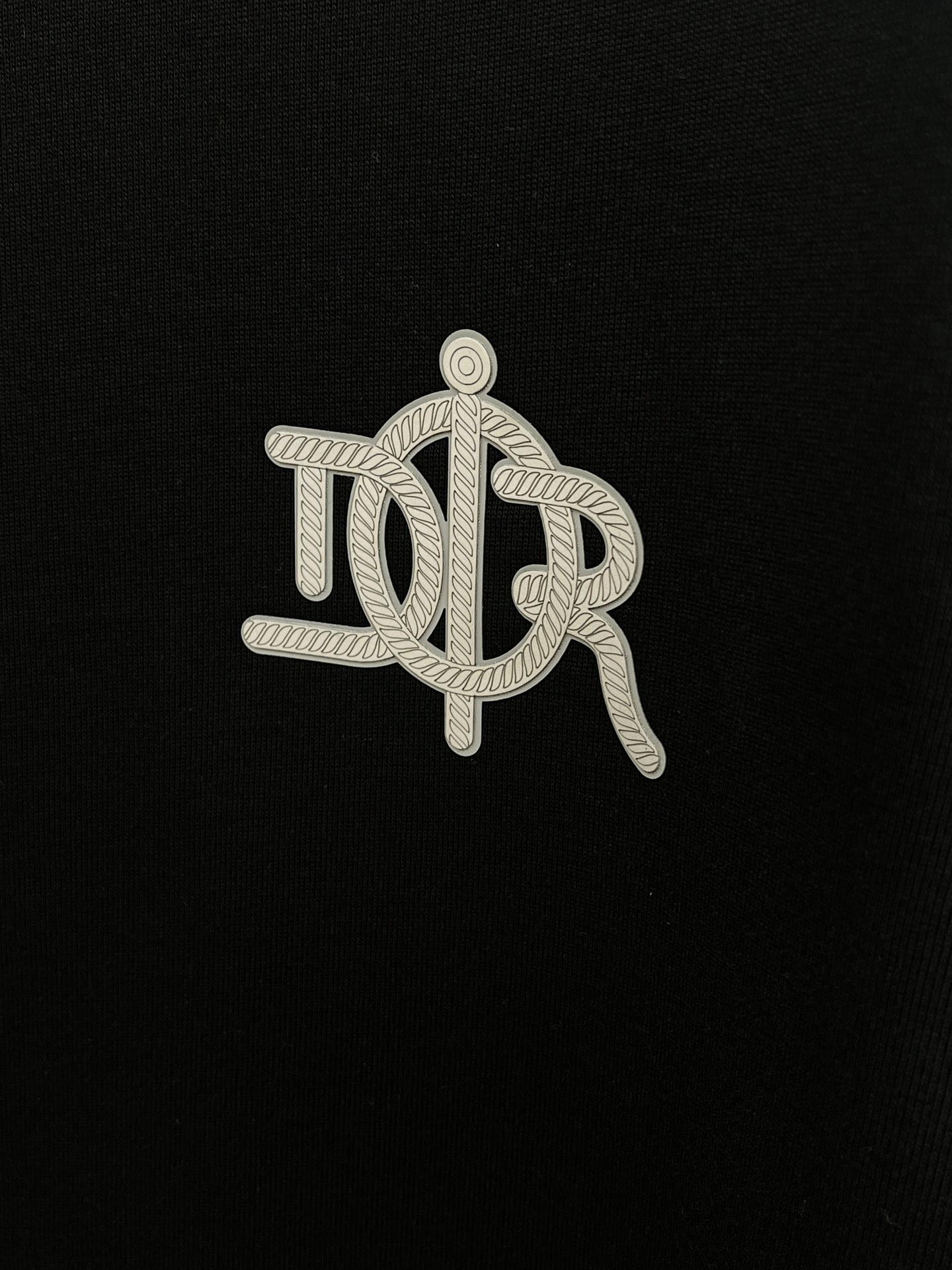 新款/套 CD 🔥春夏最新款休闲短裤短袖套装，男女款👫 贸易公司渠道稀出，同步官网发售！基本每一季都会有