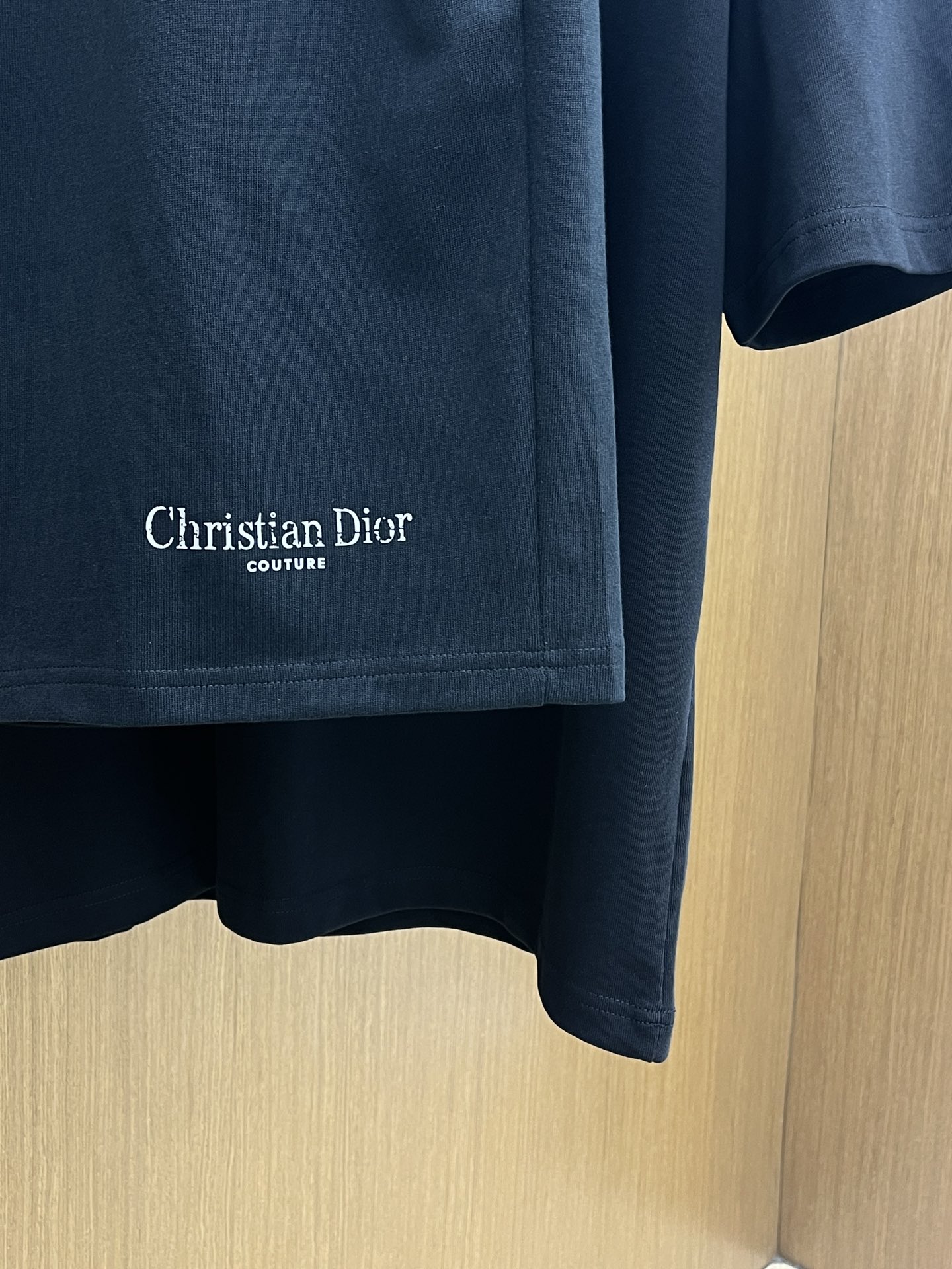 新款/套 CD 🔥春夏最新款休闲短裤短袖套装，男女款👫 贸易公司渠道稀出，同步官网发售！基本每一季都会有