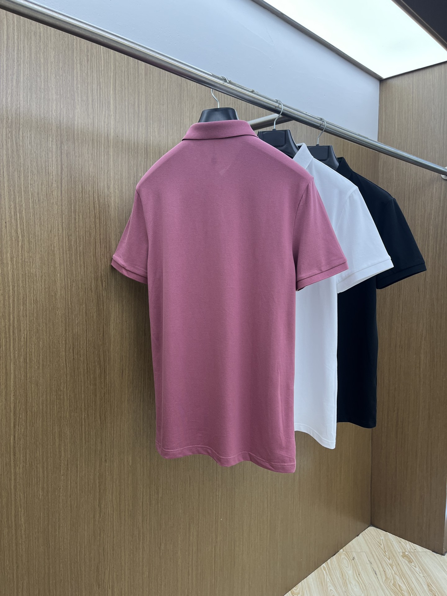 新款 Guc 🔥🔥春夏新款男士短袖Polo衫，品牌最新设计元素！既不单调也不复杂,恰到好处的展现品味！客