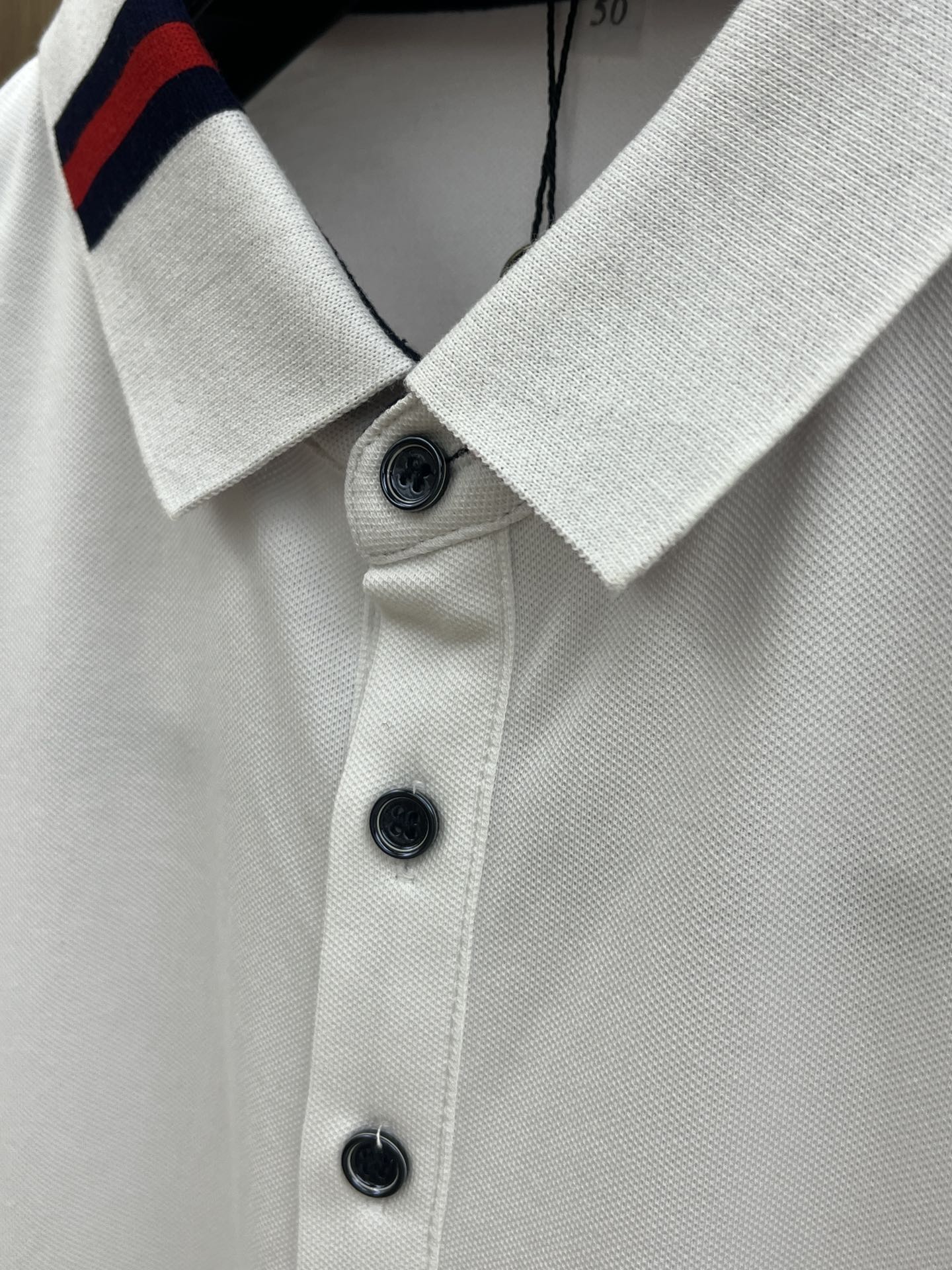 新款 Guc 🔥🔥春夏新款男士短袖Polo衫，品牌最新设计元素！既不单调也不复杂,恰到好处的展现品味！客