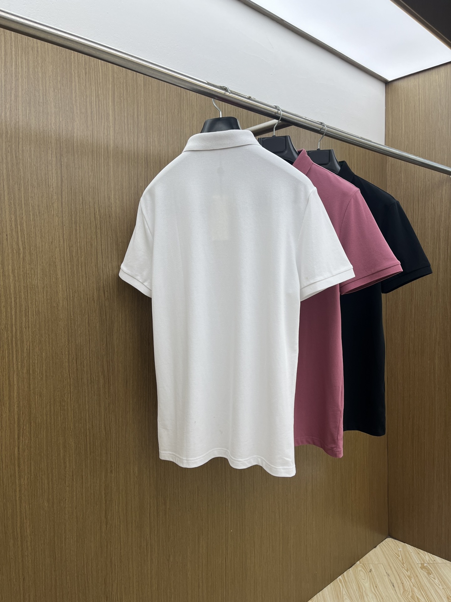 新款 Guc 🔥🔥春夏新款男士短袖Polo衫，品牌最新设计元素！既不单调也不复杂,恰到好处的展现品味！客