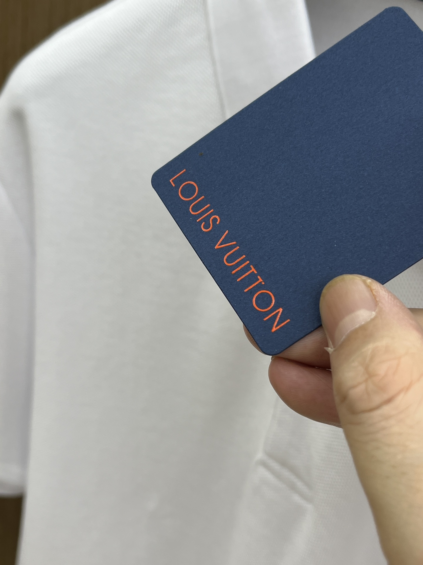 新款 Lv 🔥🔥春夏新款男士短袖Polo衫，品牌最新设计元素！既不单调也不复杂,恰到好处的展现品味！客供