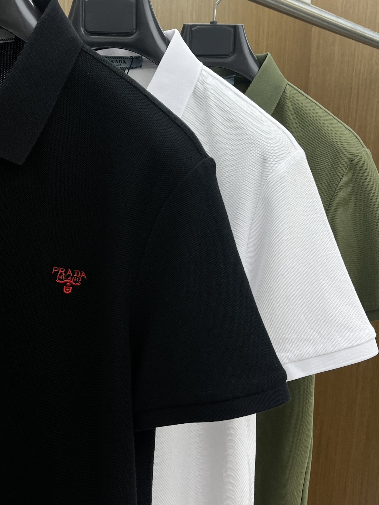 新款 PD 🔥🔥春夏新款男士短袖Polo衫，品牌最新设计元素！既不单调也不复杂,恰到好处的展现品味！客供