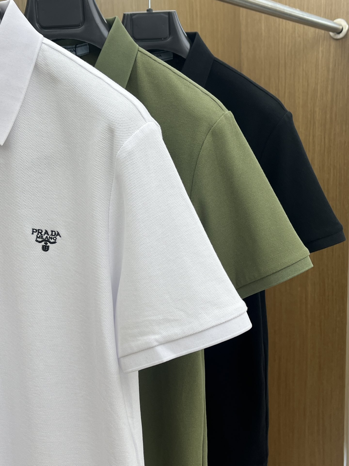 新款 Pd 🔥🔥春夏新款男士短袖Polo衫，品牌最新设计元素！既不单调也不复杂,恰到好处的展现品味！客供