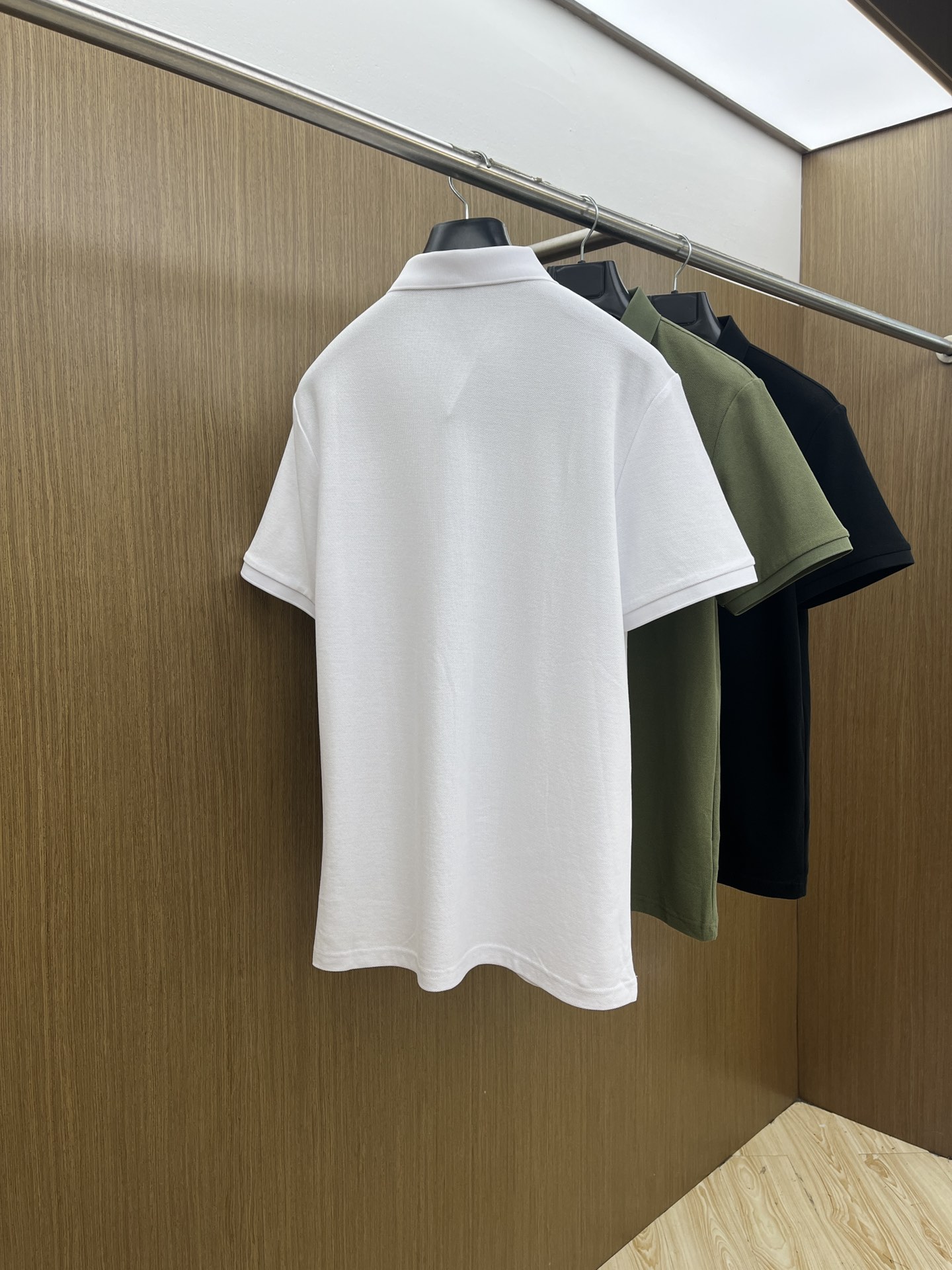 新款 Pd 🔥🔥春夏新款男士短袖Polo衫，品牌最新设计元素！既不单调也不复杂,恰到好处的展现品味！客供