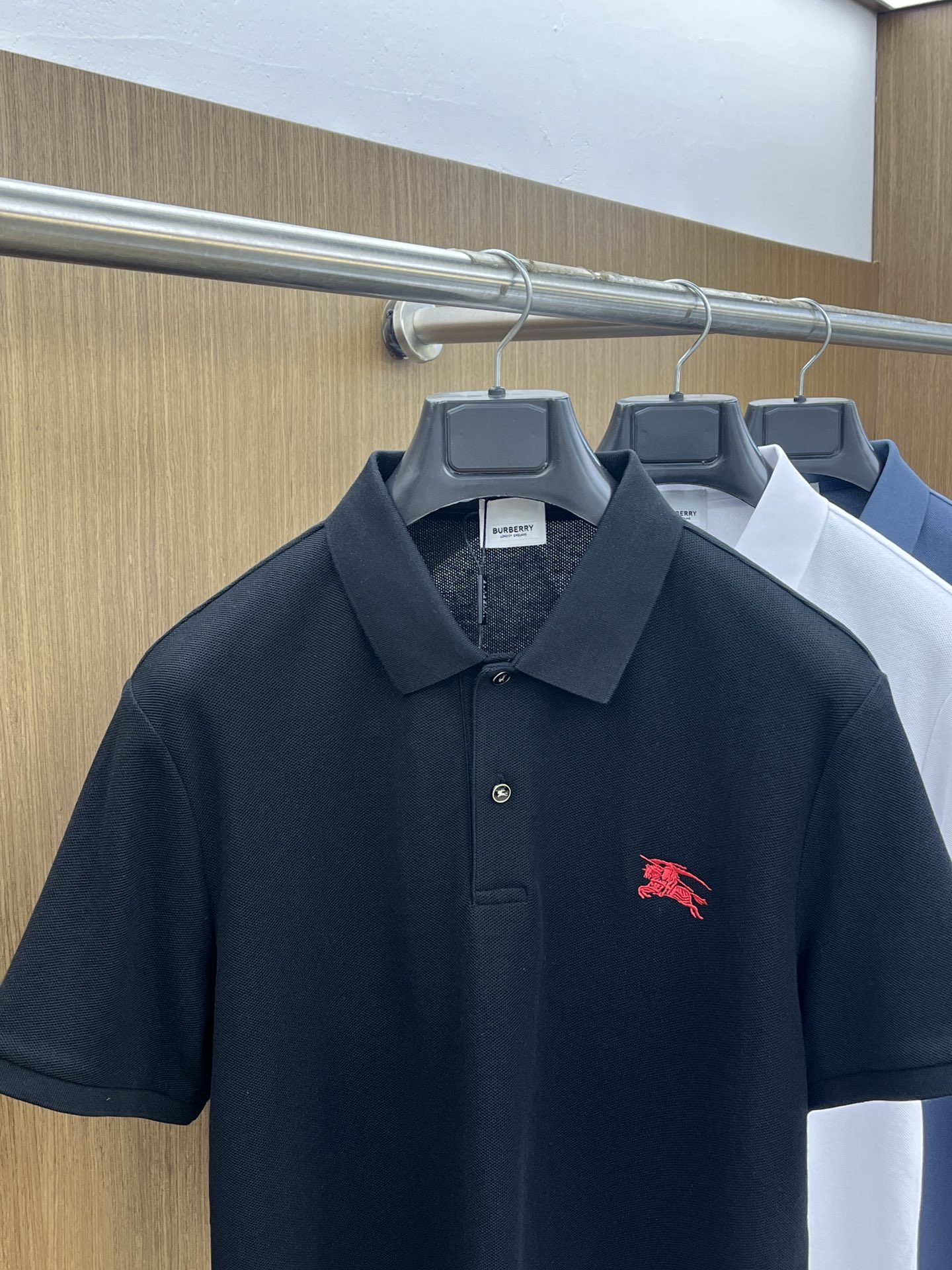 新款 BBR 🔥🔥春夏新款男士短袖Polo衫，品牌最新设计元素！既不单调也不复杂,恰到好处的展现品味！客