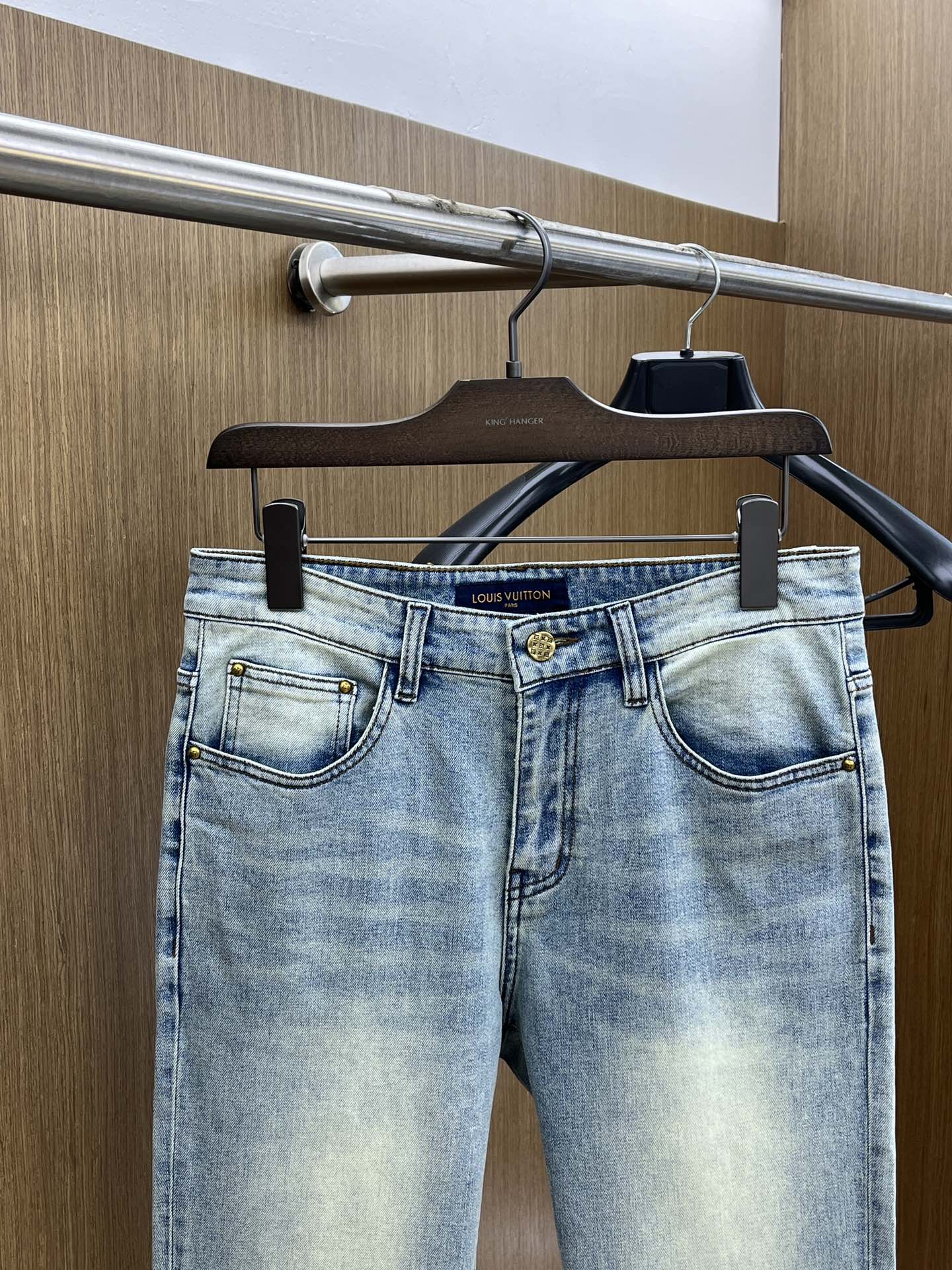 新品 LV 🔥🔥高端定制、2025早春最新款牛仔裤 柜台同步发售 原版定制复刻 客供五金辅料 原单品质 