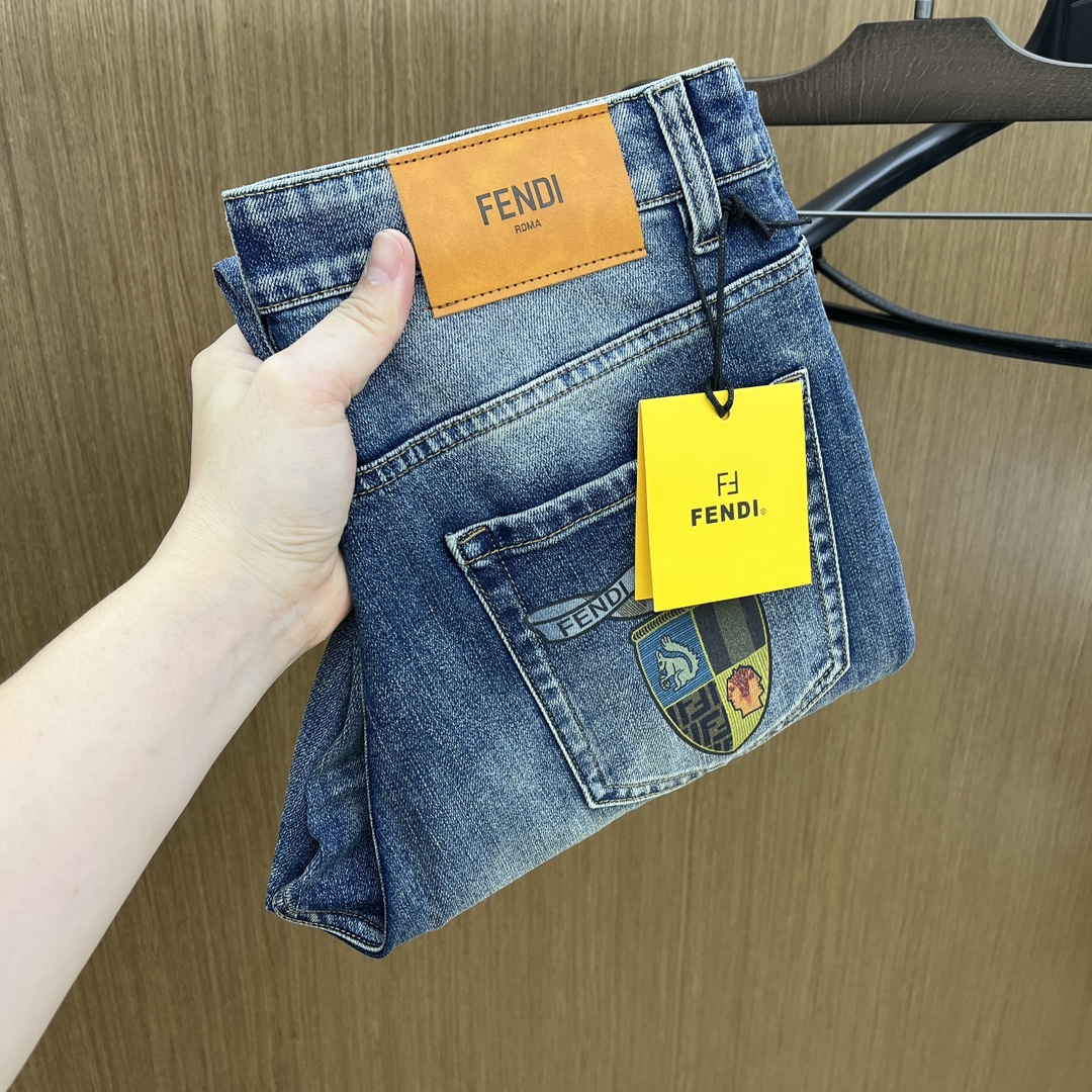 NO:481463,New product FD high-end customization, the latest jeans in early spring 2025 are released simultaneously on the counter. Original customization replica. Customer-supplied hardware and accessories. Original quality. Imported denim fabric heavy-duty washing. Boutique leather brands. Fine workmanship and excellent upper body!  FAM preferred single product number 30-38 no 35.37, jeans, alexander wang19860909新品 FD 高端定制、2025早春最新款牛仔裤 柜台同步发售 原版定制复刻 客供五金辅料 原单品质 进口牛仔面料重工洗水 精品皮牌 做工走线精细 上身绝佳！fam优选单品 码数30-38无35.37,,jeans,alexander wang,Men's clothing