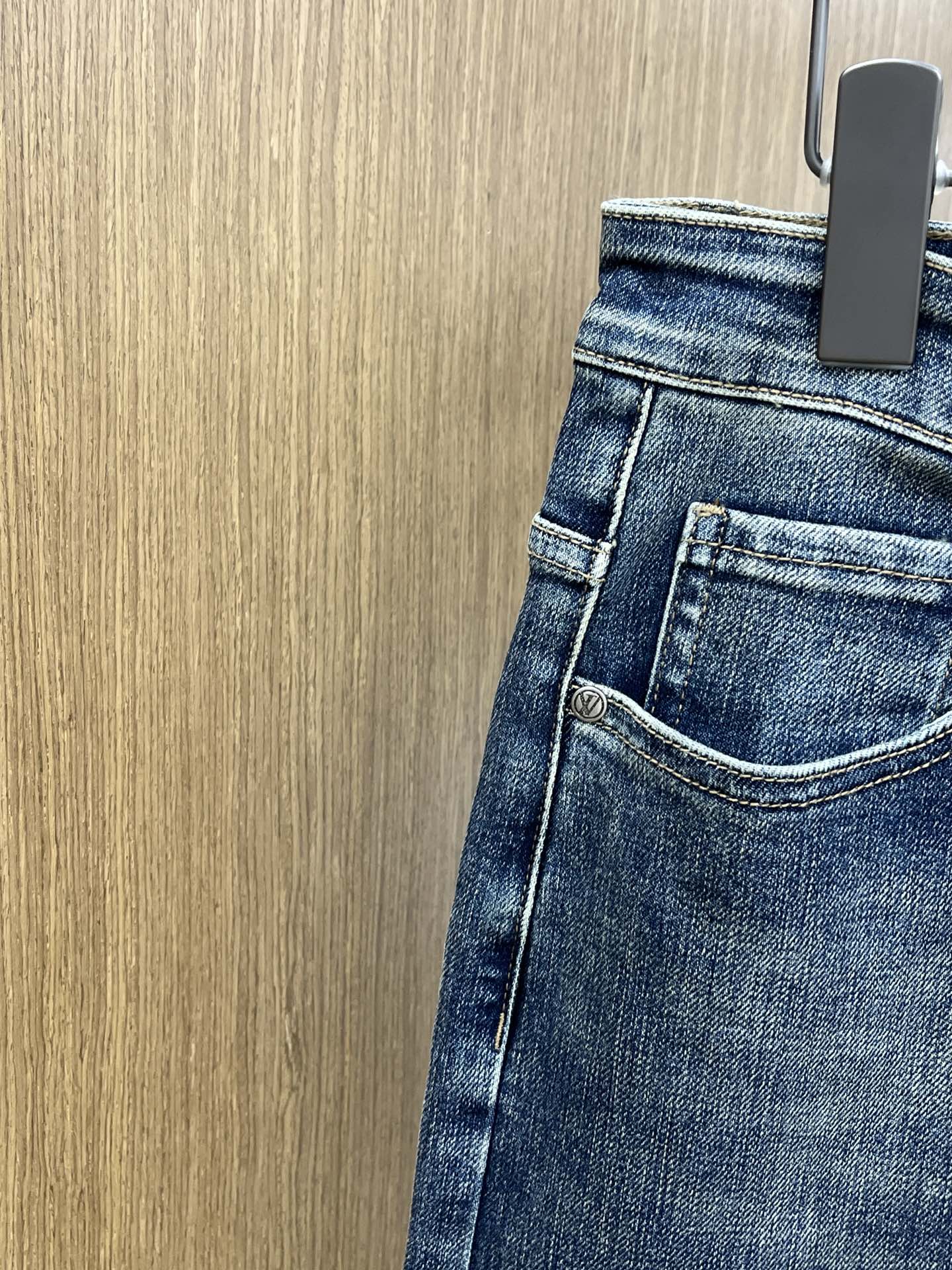 新品 LV 🔥🔥高端定制、2025早春最新款牛仔裤 柜台同步发售 原版定制复刻 客供五金辅料 原单品质 