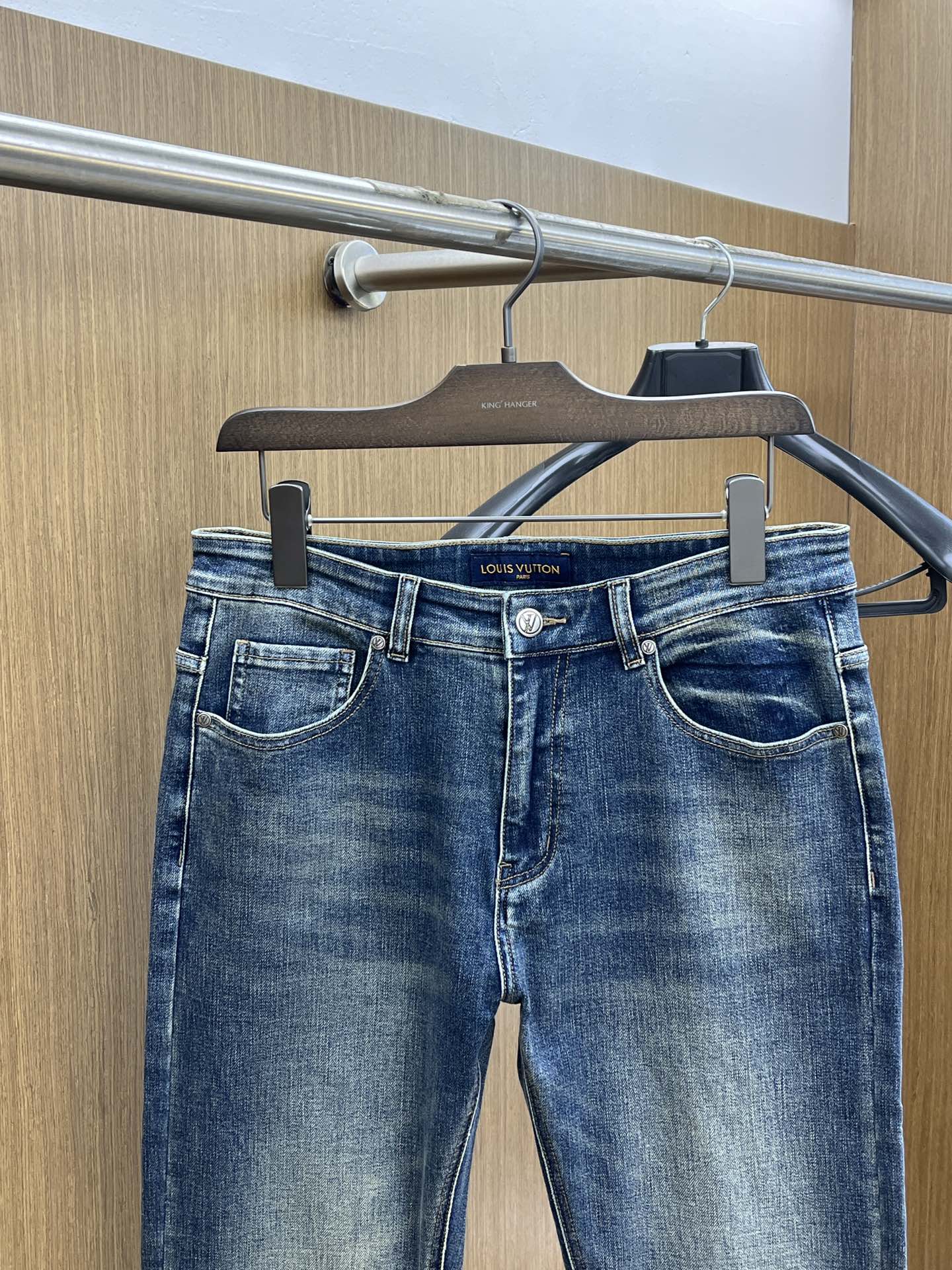 新品 LV 🔥🔥高端定制、2025早春最新款牛仔裤 柜台同步发售 原版定制复刻 客供五金辅料 原单品质 