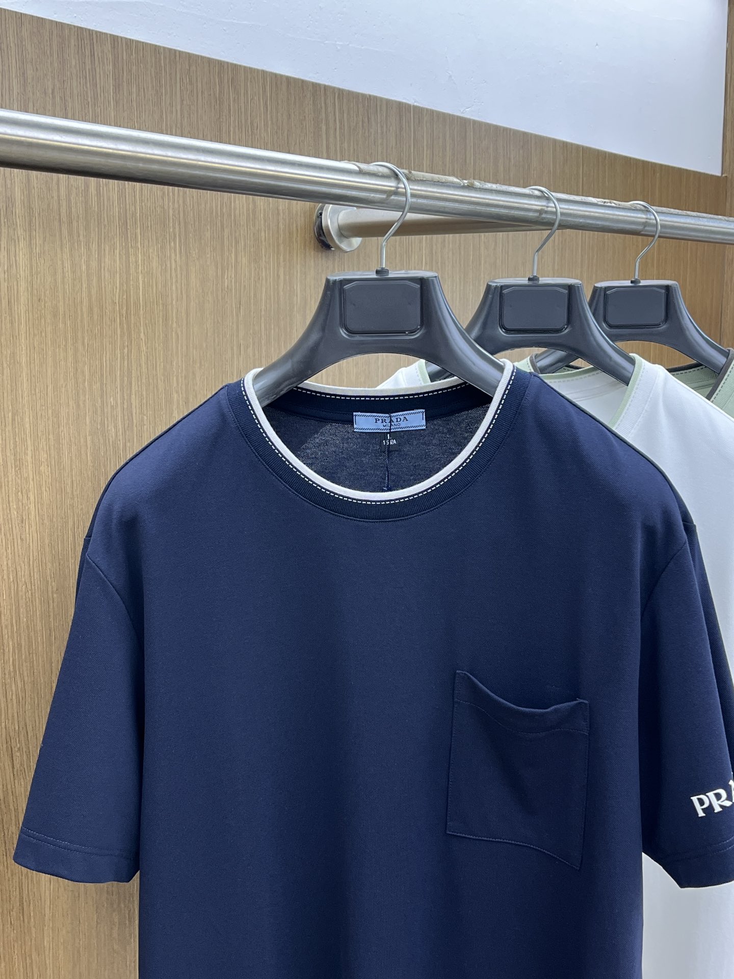  PD 🔥🔥热销款纯棉短袖，面料经典标识图案logo时尚简约潮流短袖，最顶级的品质原单短袖，顶级制作工艺