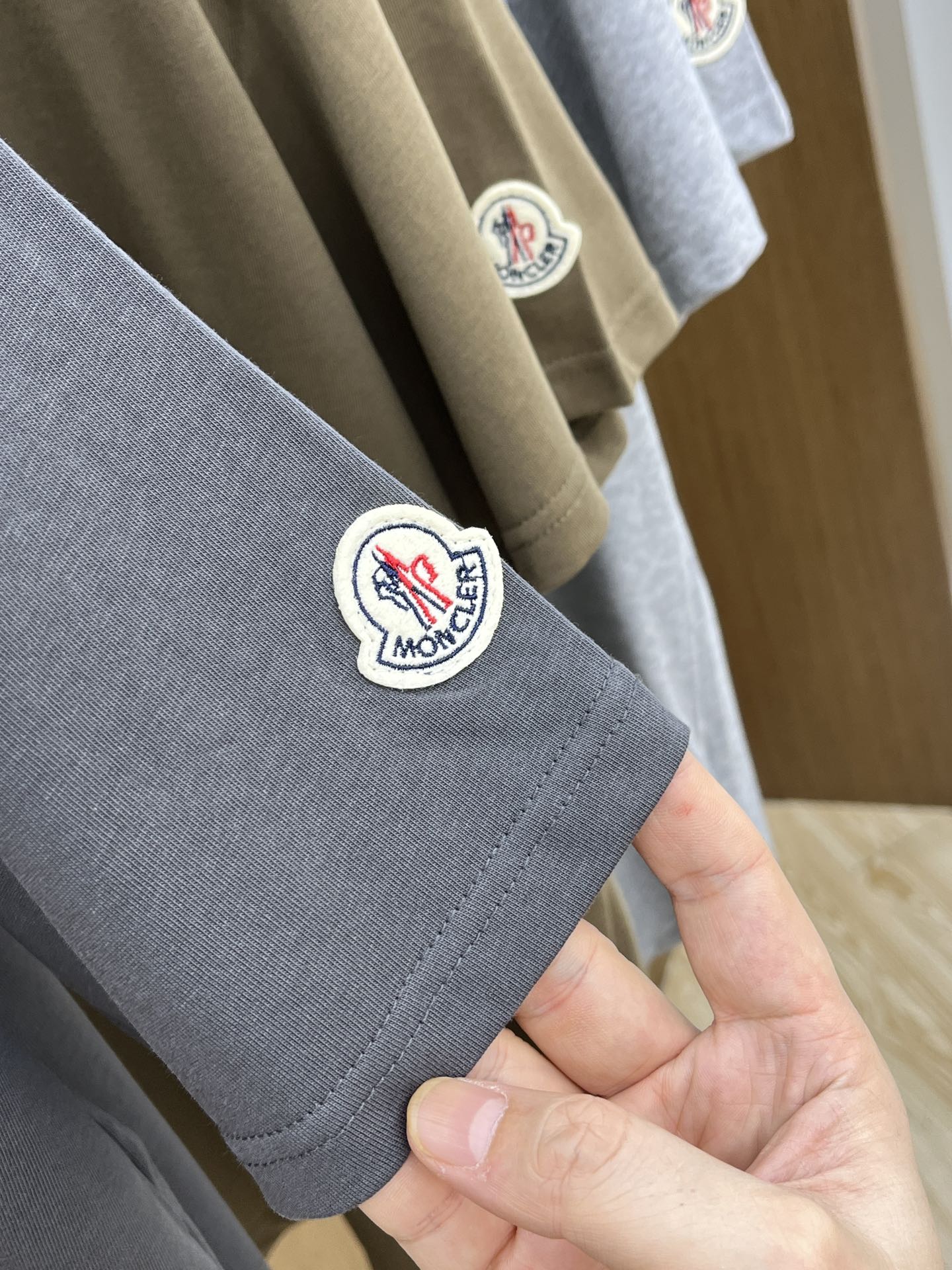 新品 Mon 🔥春夏新款男女同款👫短袖圆领T恤，极具个性高级风，标志logo印花工艺设计！定制纯棉面料！