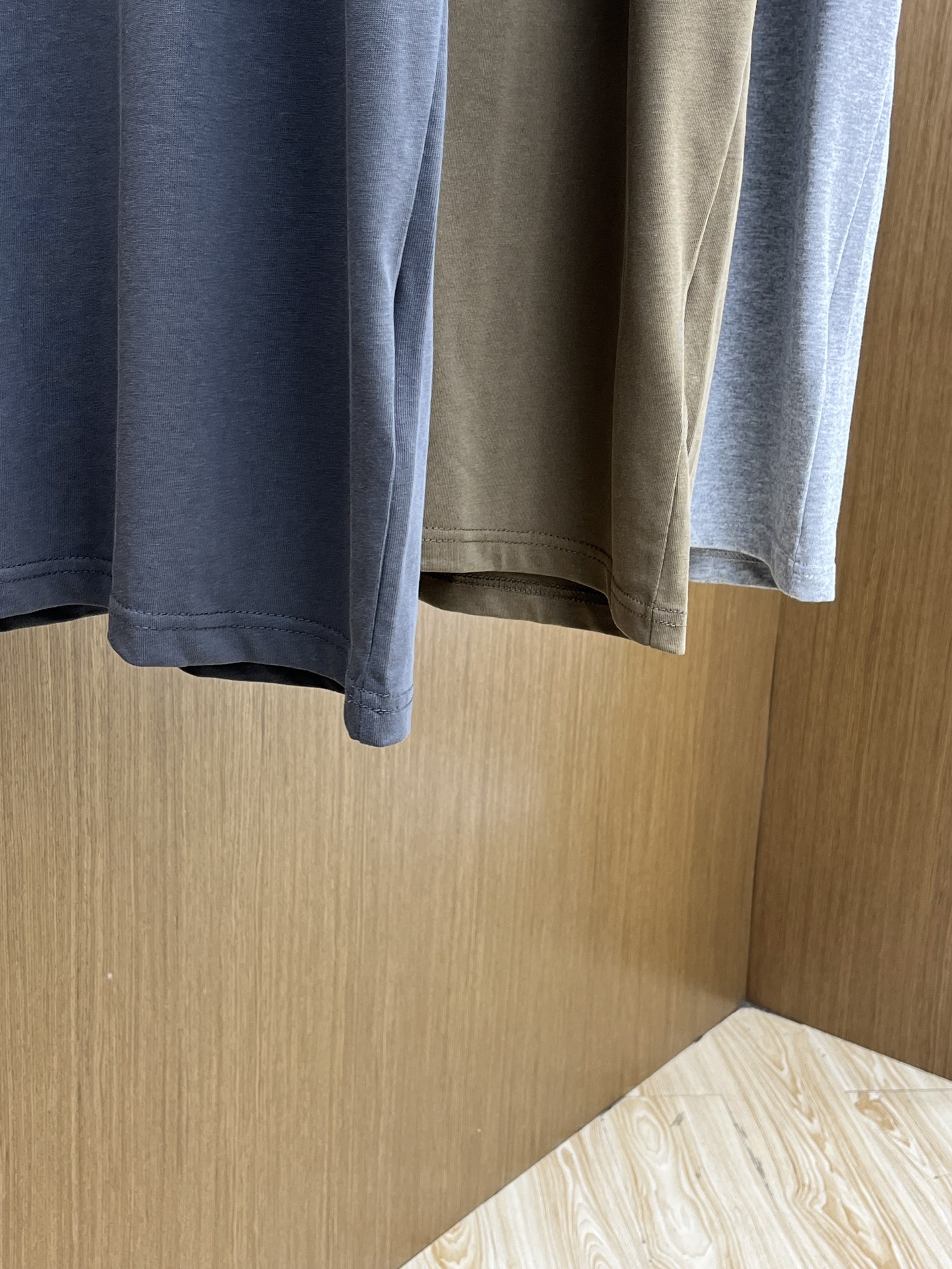 新品 Mon 🔥春夏新款男女同款👫短袖圆领T恤，极具个性高级风，标志logo印花工艺设计！定制纯棉面料！