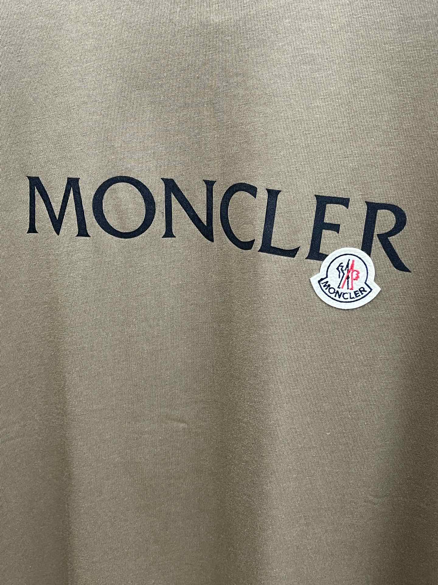 新品 Mon 🔥春夏新款男女同款👫短袖圆领T恤，极具个性高级风，标志logo印花工艺设计！定制纯棉面料！
