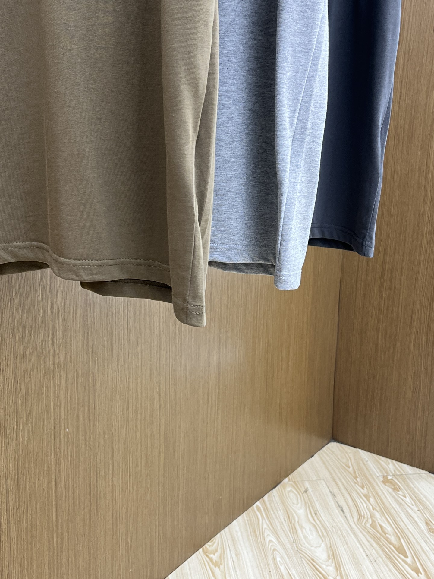 新品 Mon 🔥春夏新款男女同款👫短袖圆领T恤，极具个性高级风，标志logo印花工艺设计！定制纯棉面料！