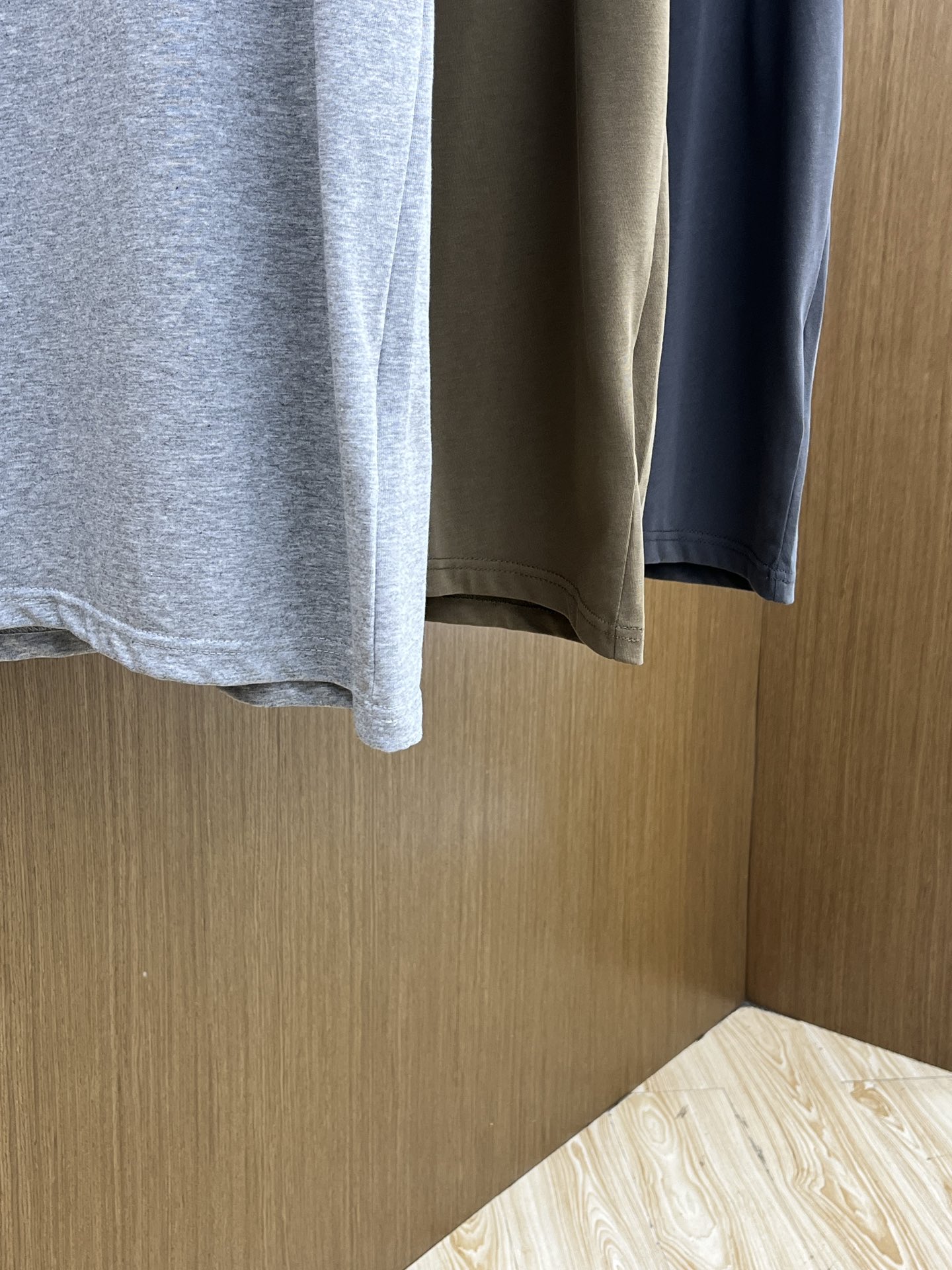 新品 Mon 🔥春夏新款男女同款👫短袖圆领T恤，极具个性高级风，标志logo印花工艺设计！定制纯棉面料！