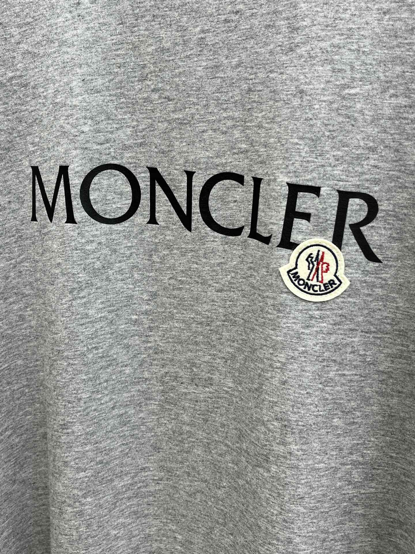 新品 Mon 🔥春夏新款男女同款👫短袖圆领T恤，极具个性高级风，标志logo印花工艺设计！定制纯棉面料！