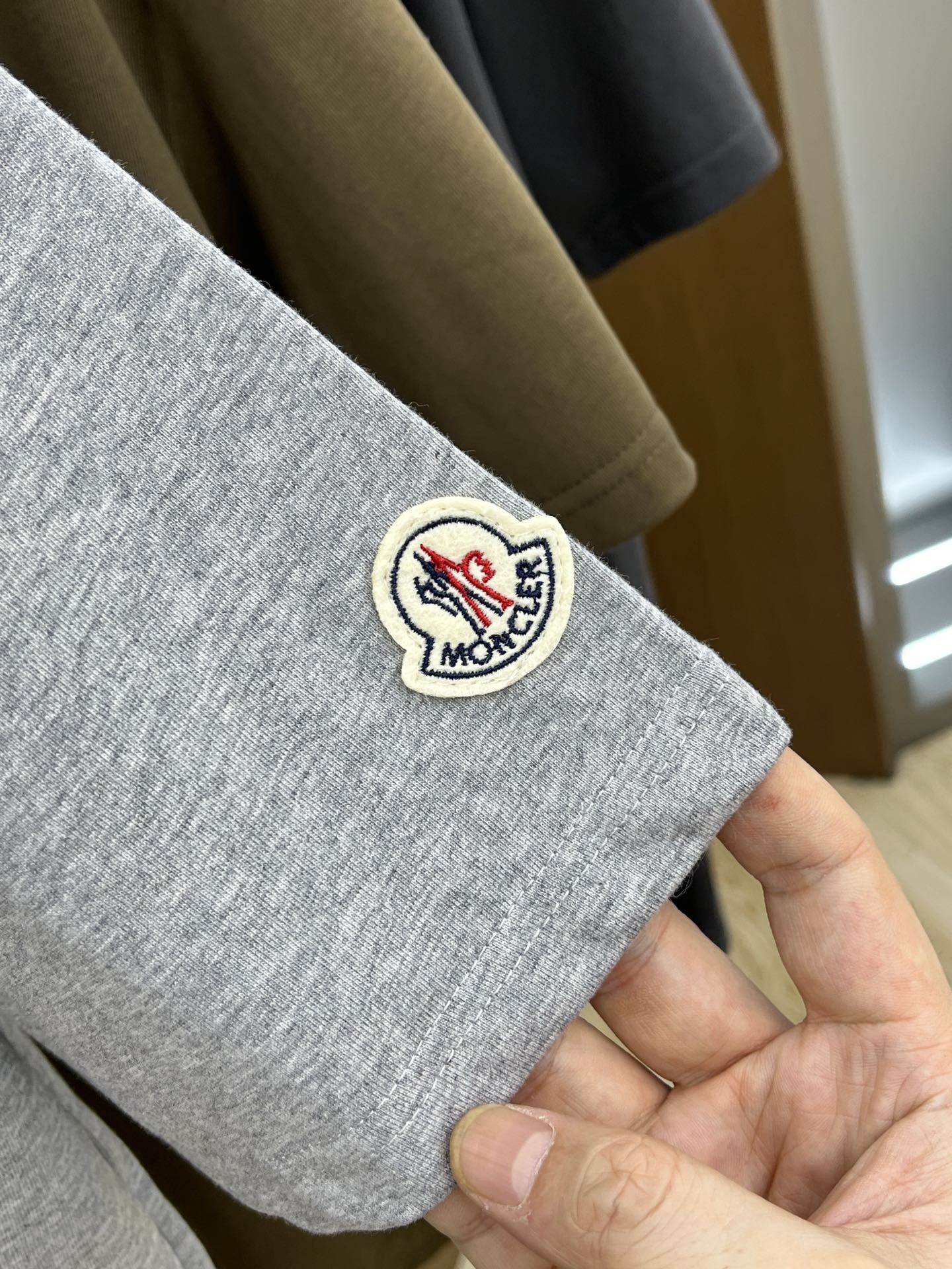 新品 Mon 🔥春夏新款男女同款👫短袖圆领T恤，极具个性高级风，标志logo印花工艺设计！定制纯棉面料！