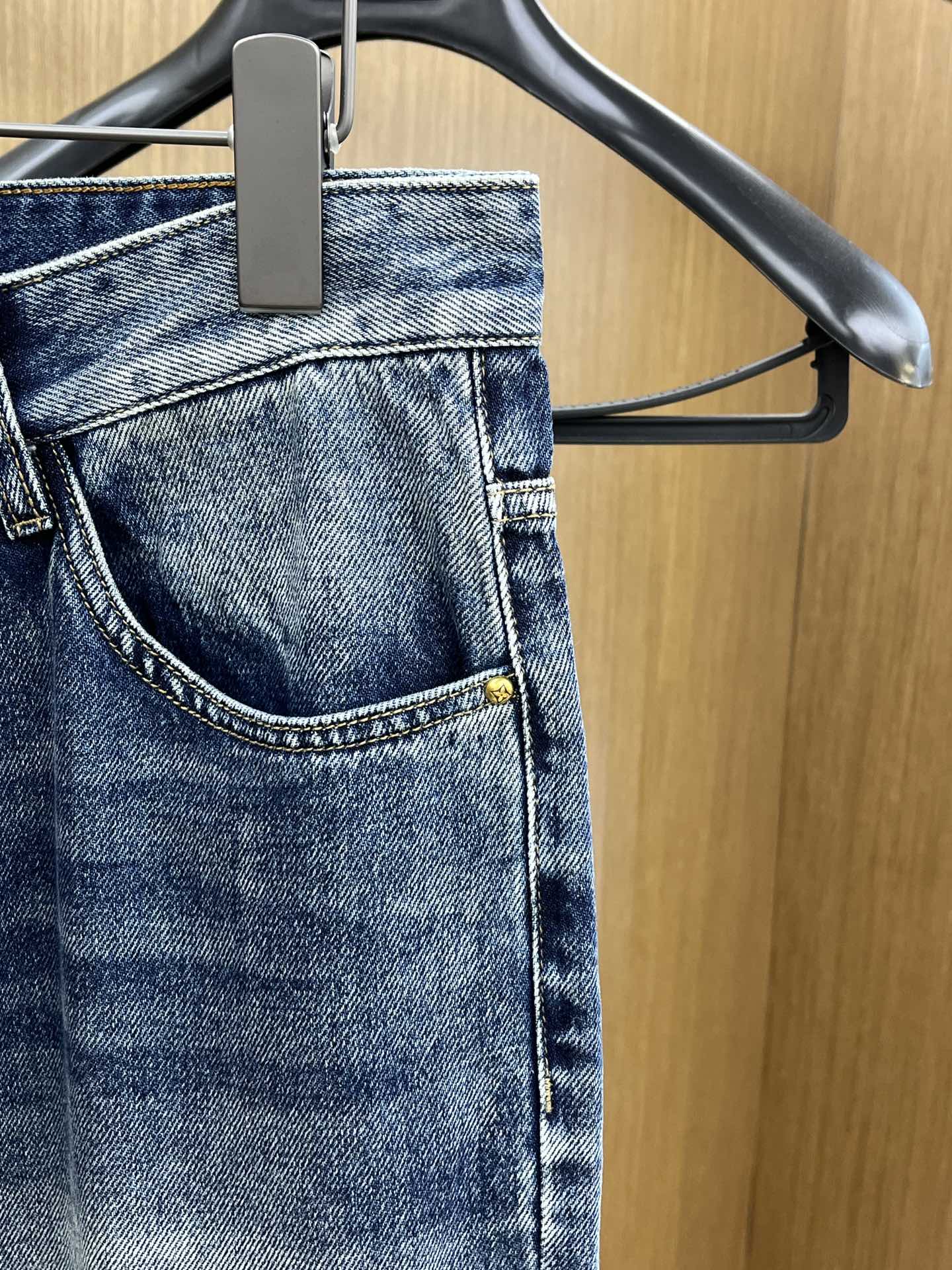 新品 LV 🔥🔥高端定制、2025早春最新款牛仔裤 柜台同步发售 原版定制复刻 客供五金辅料 原单品质 