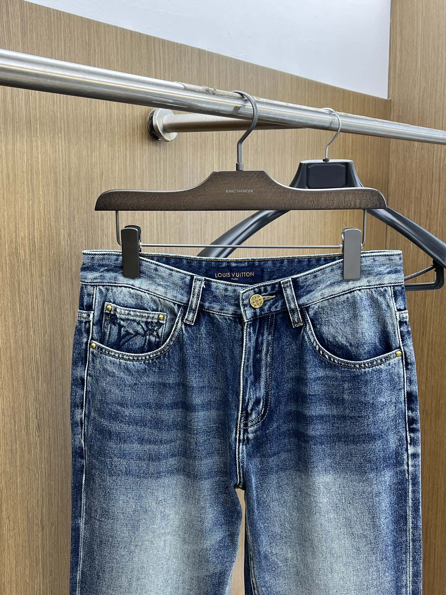 新品 LV 🔥🔥高端定制、2025早春最新款牛仔裤 柜台同步发售 原版定制复刻 客供五金辅料 原单品质 